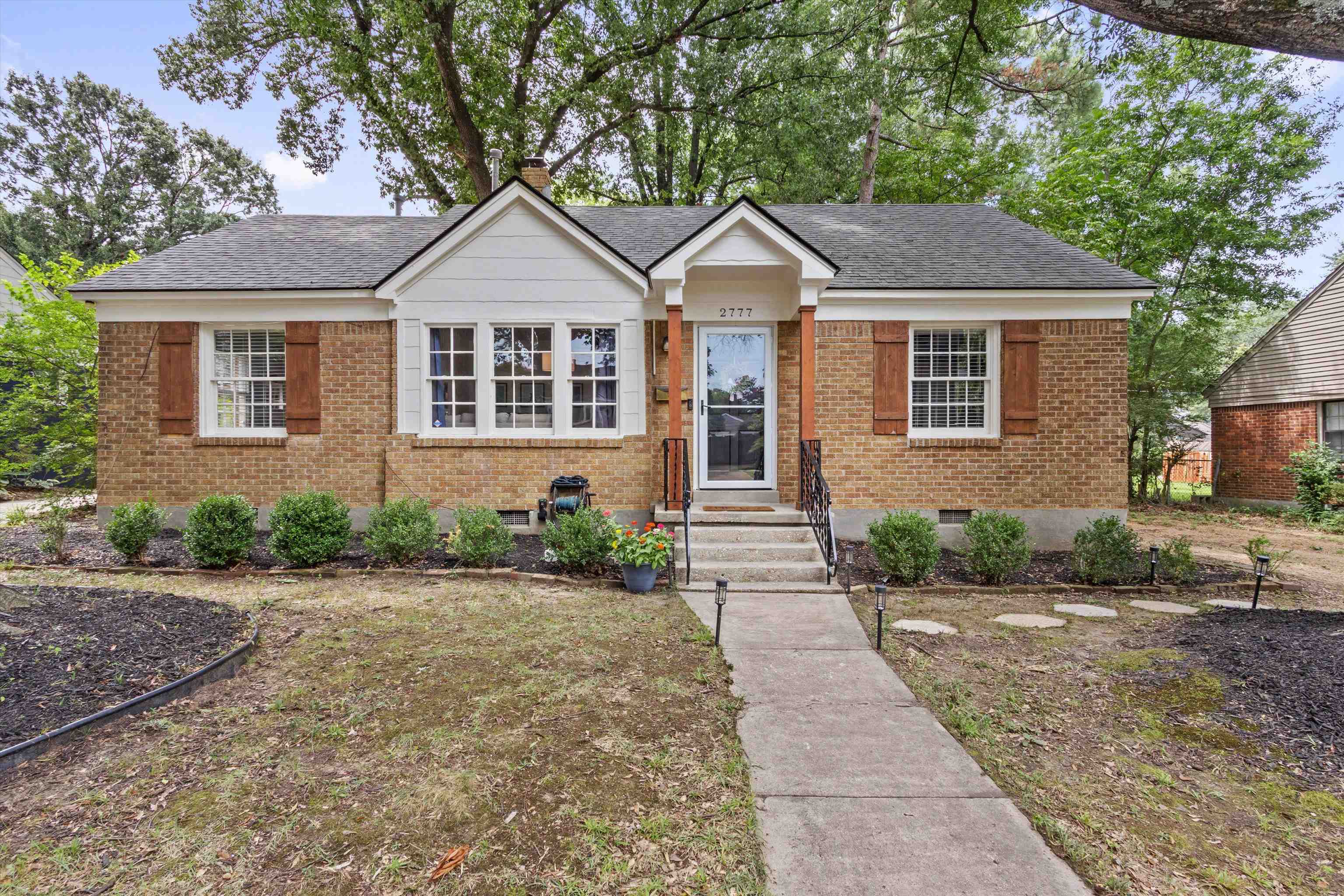 2777 UNION AVE Property Photo 1