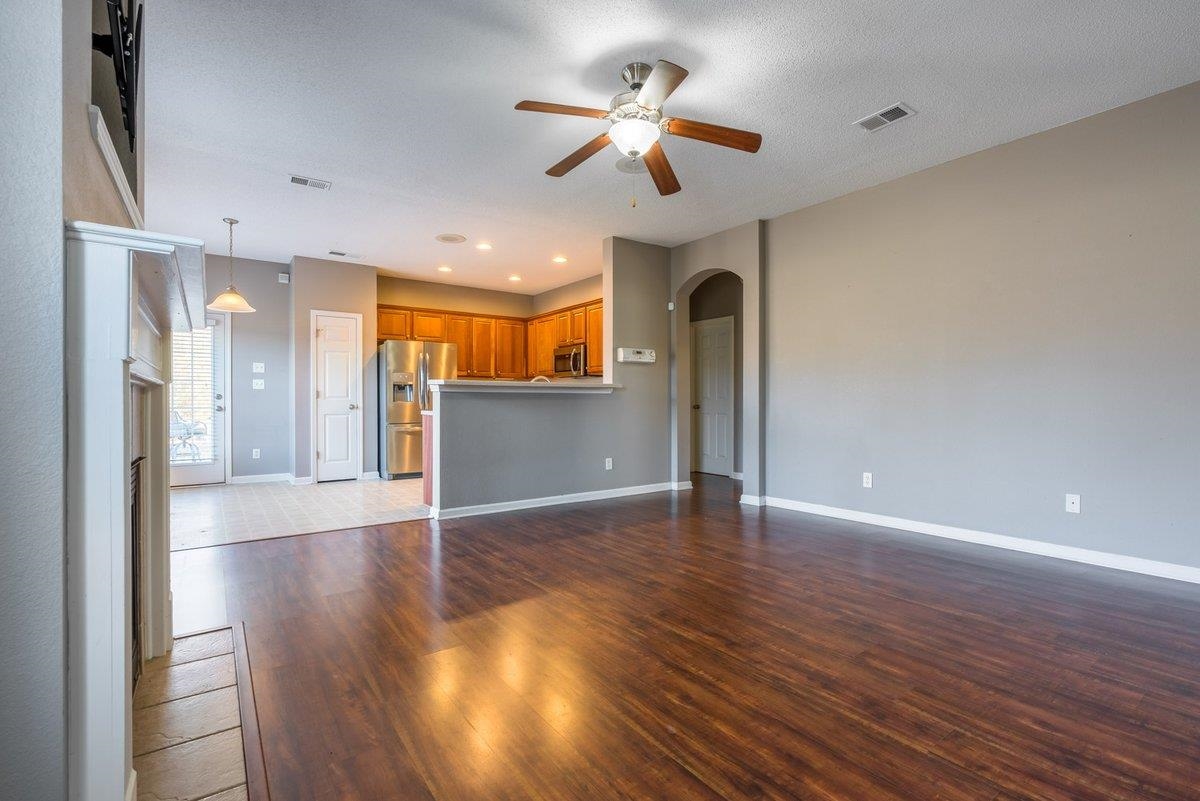 12138 Longleaf Oak Trl Property Photo 6