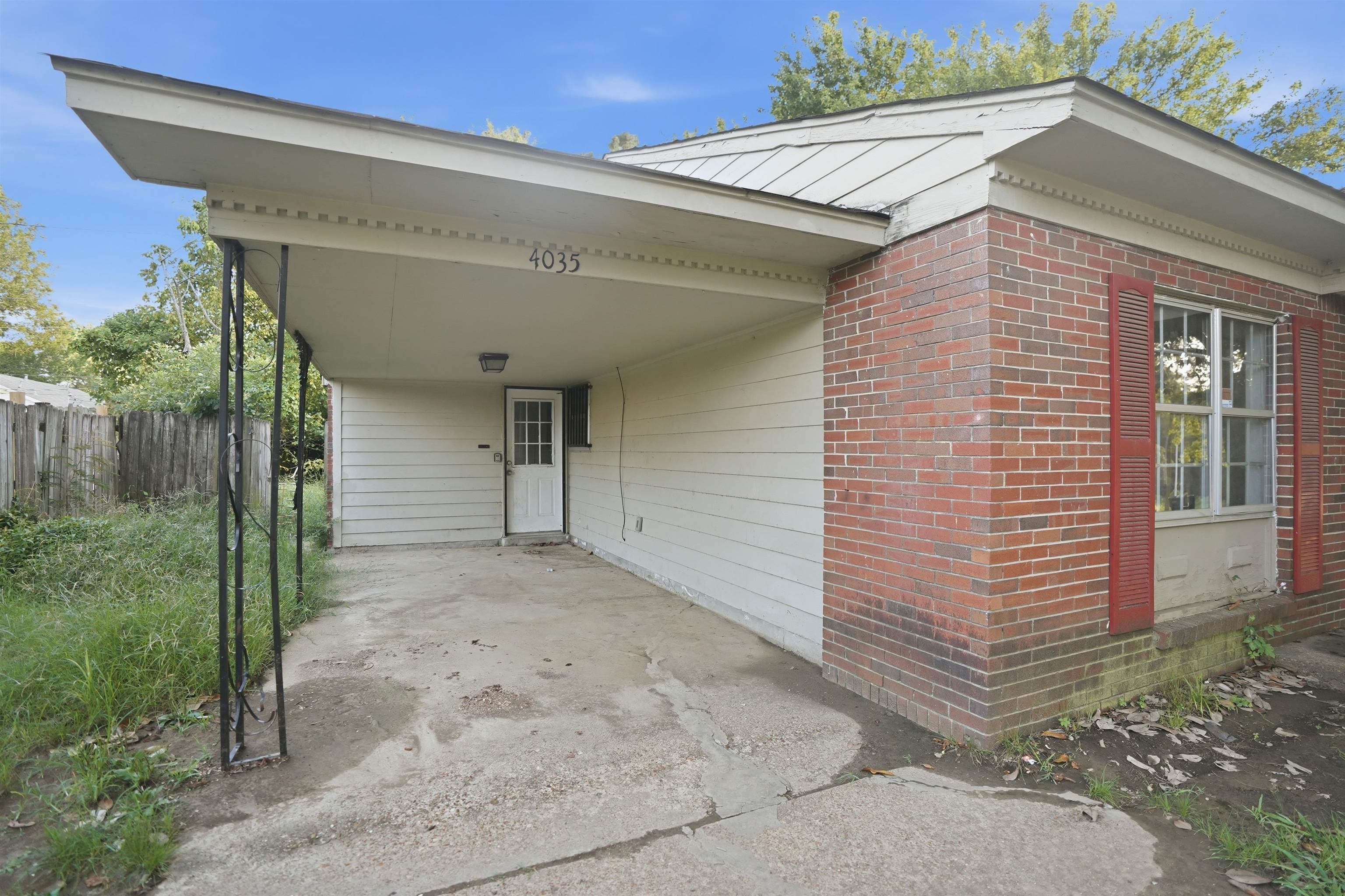 4035 St Elmo Ave Property Photo 4