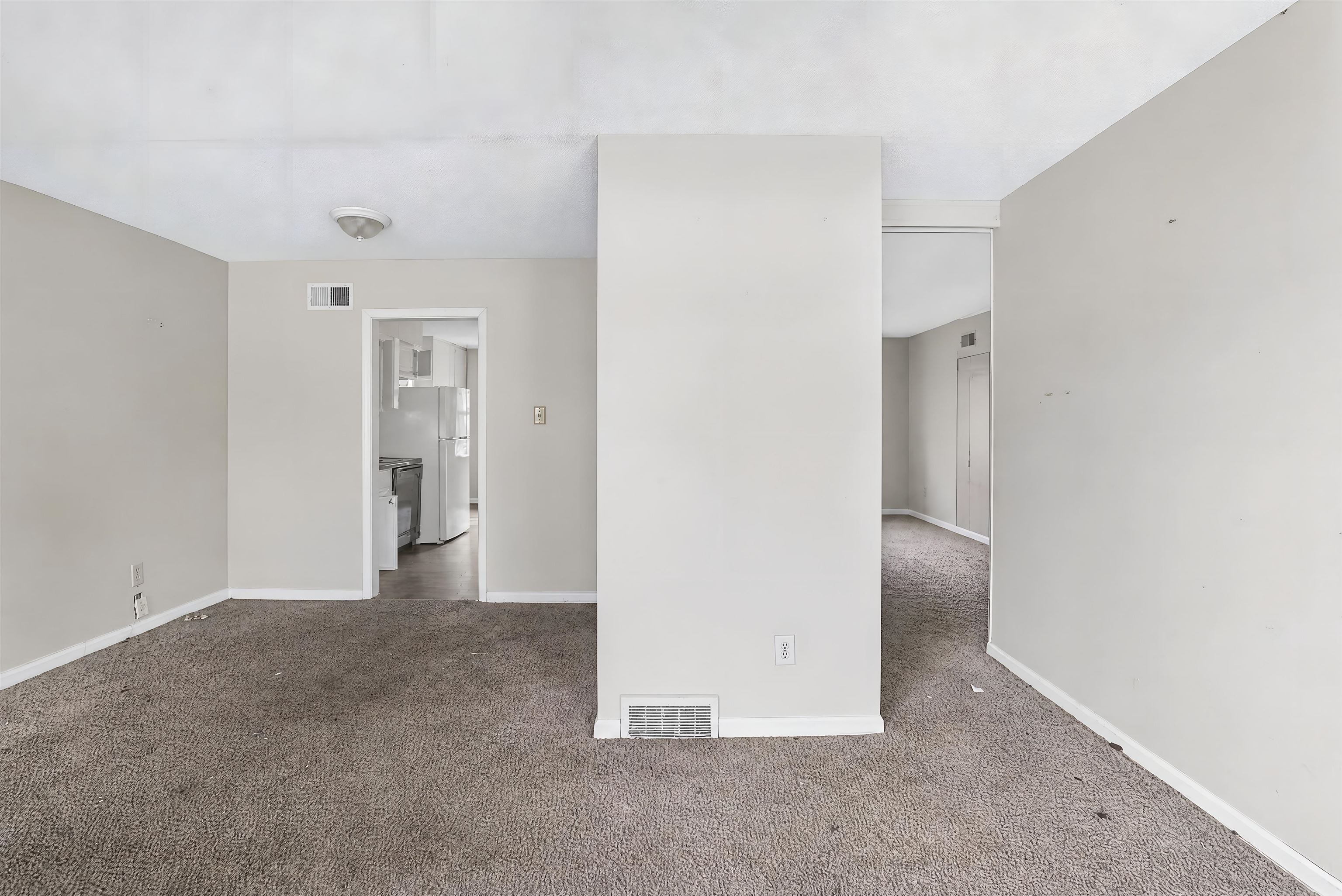 4035 St Elmo Ave Property Photo 5