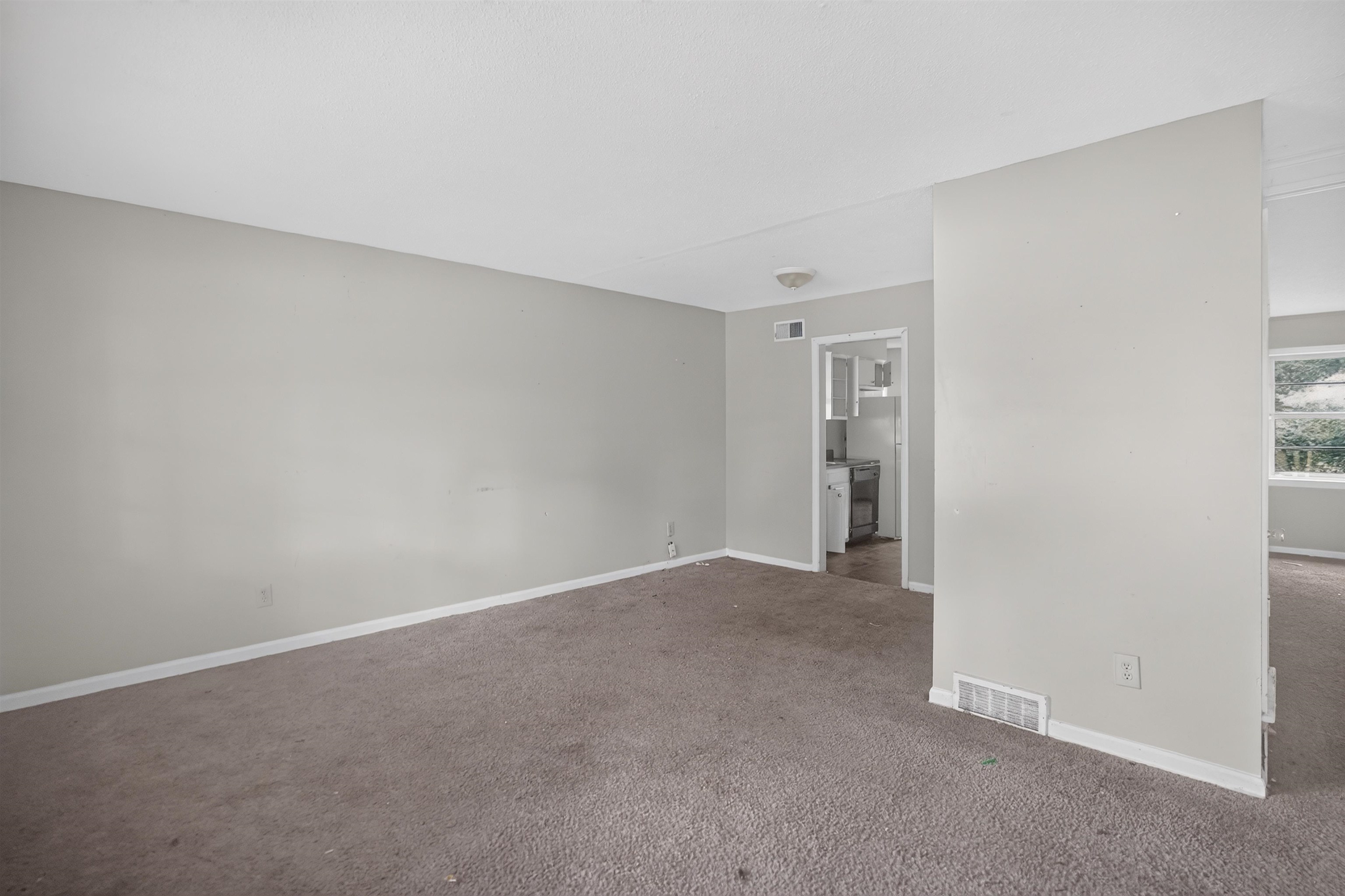 4035 St Elmo Ave Property Photo 6