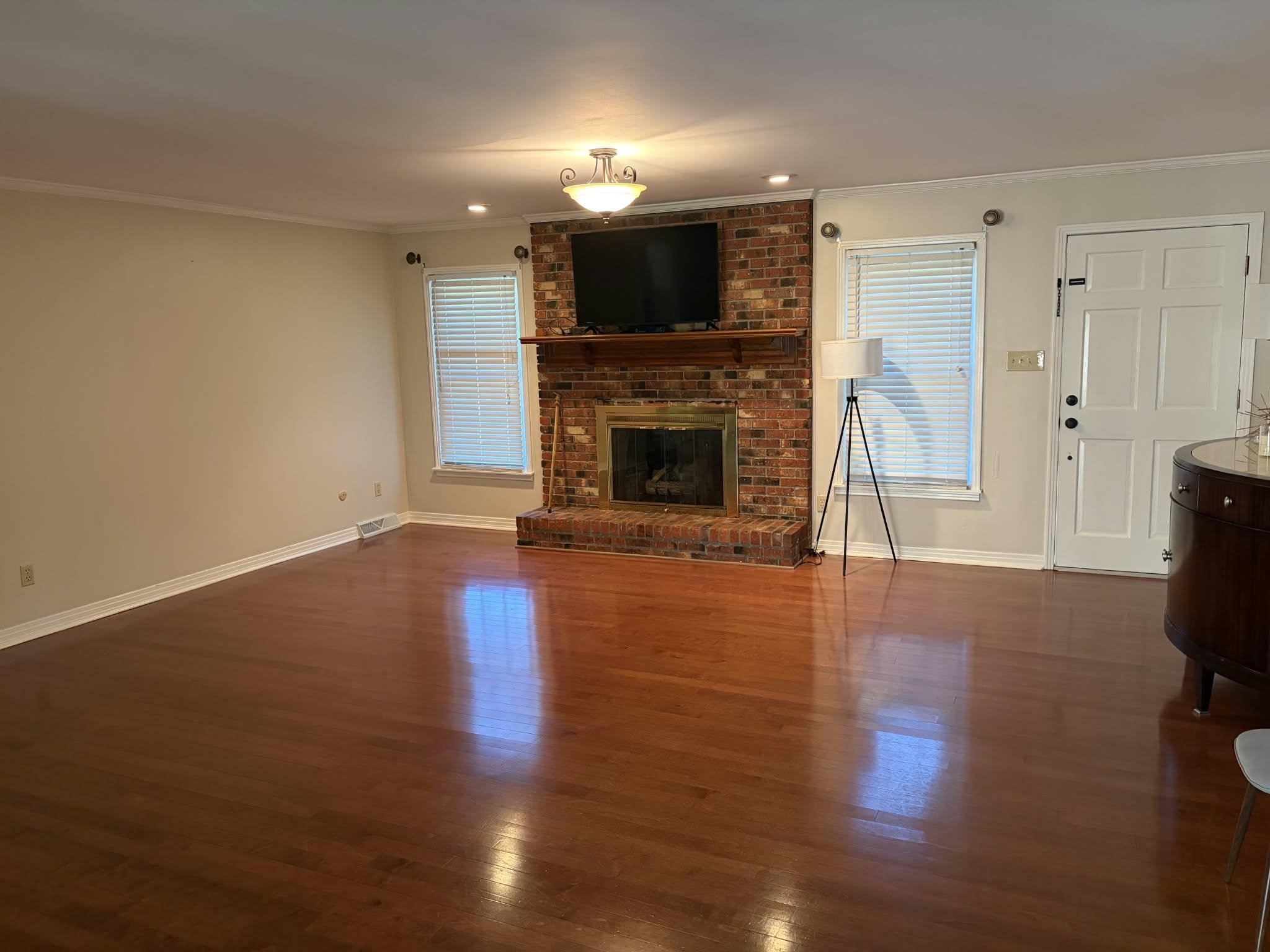 135 Poplar St Property Photo 4