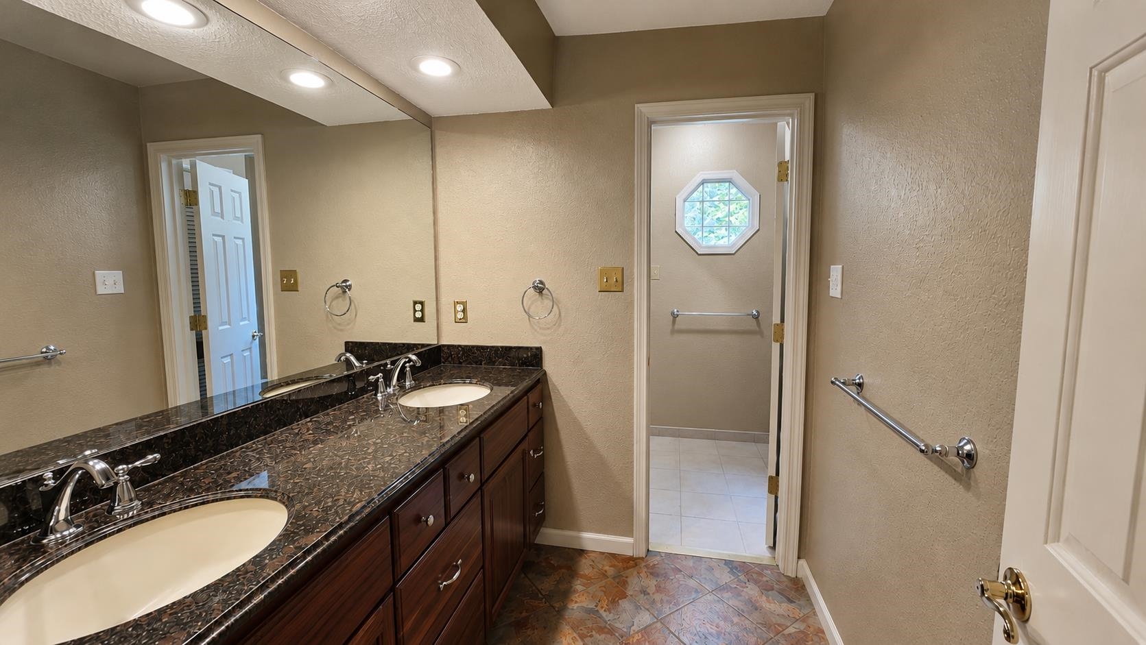 828 Pearson Oaks Dr Property Photo 32