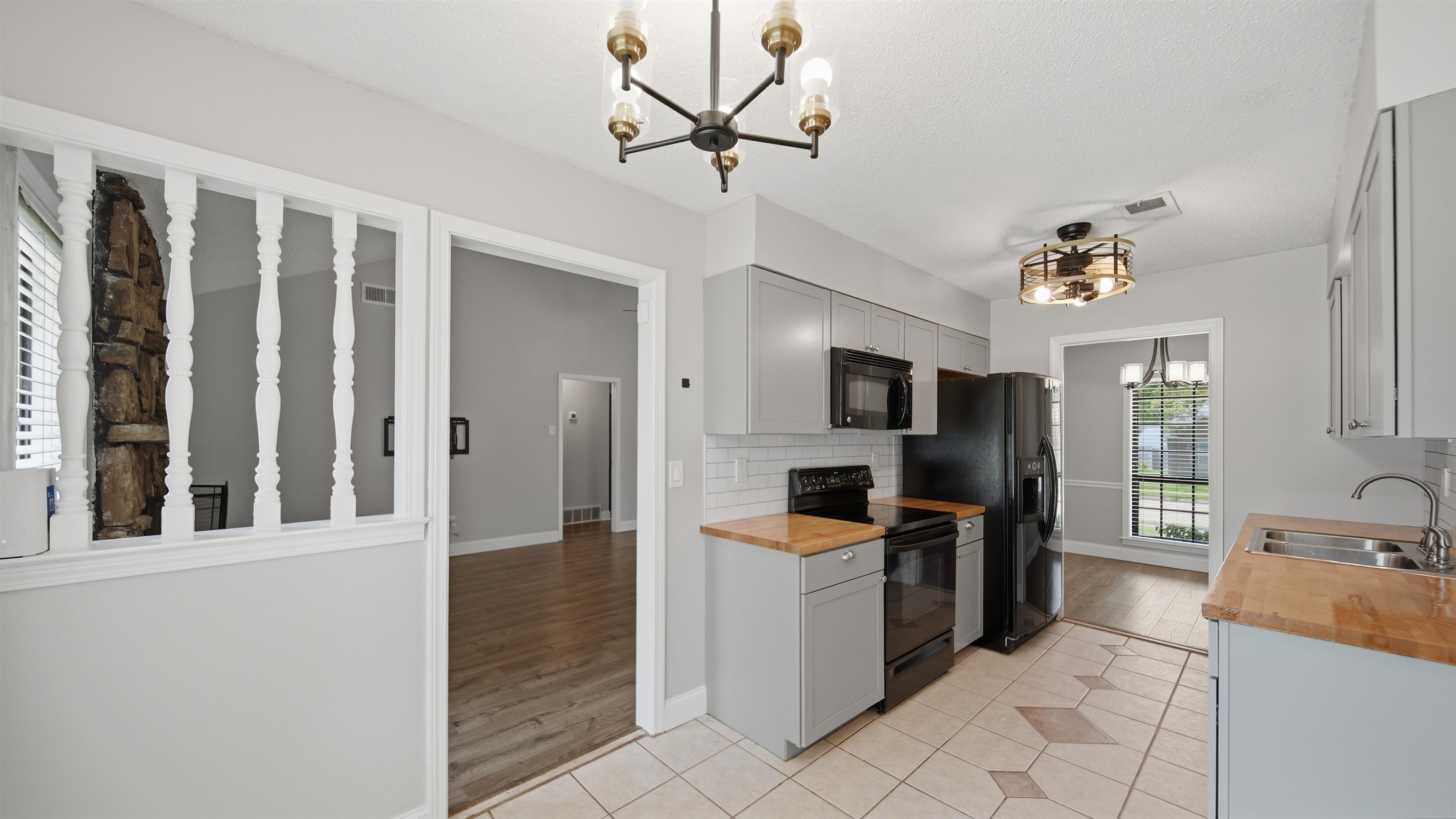 3100 Mary Elizabeth Dr Property Photo 5