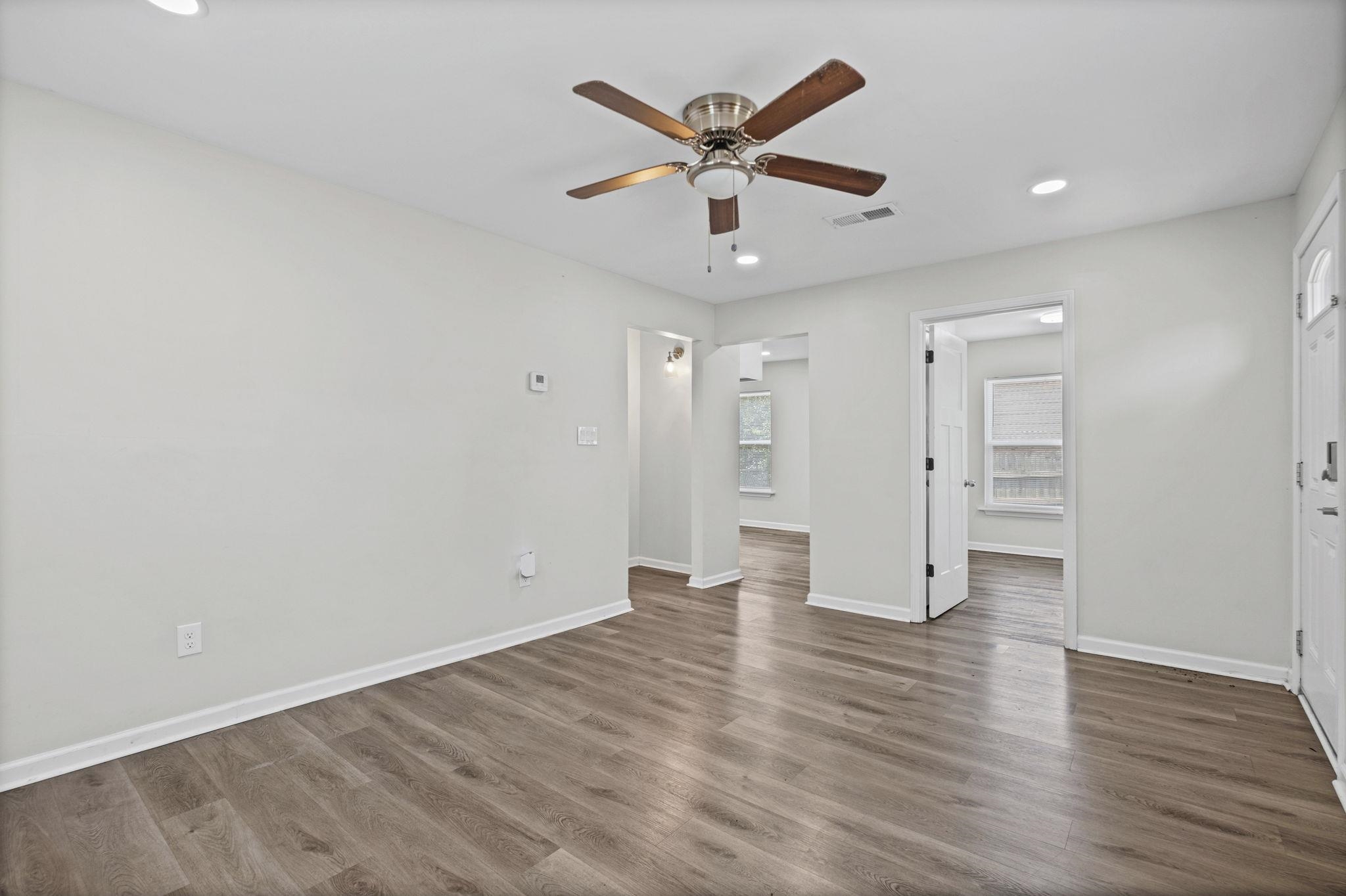 2861 Beverly Hills Rd Property Photo 4
