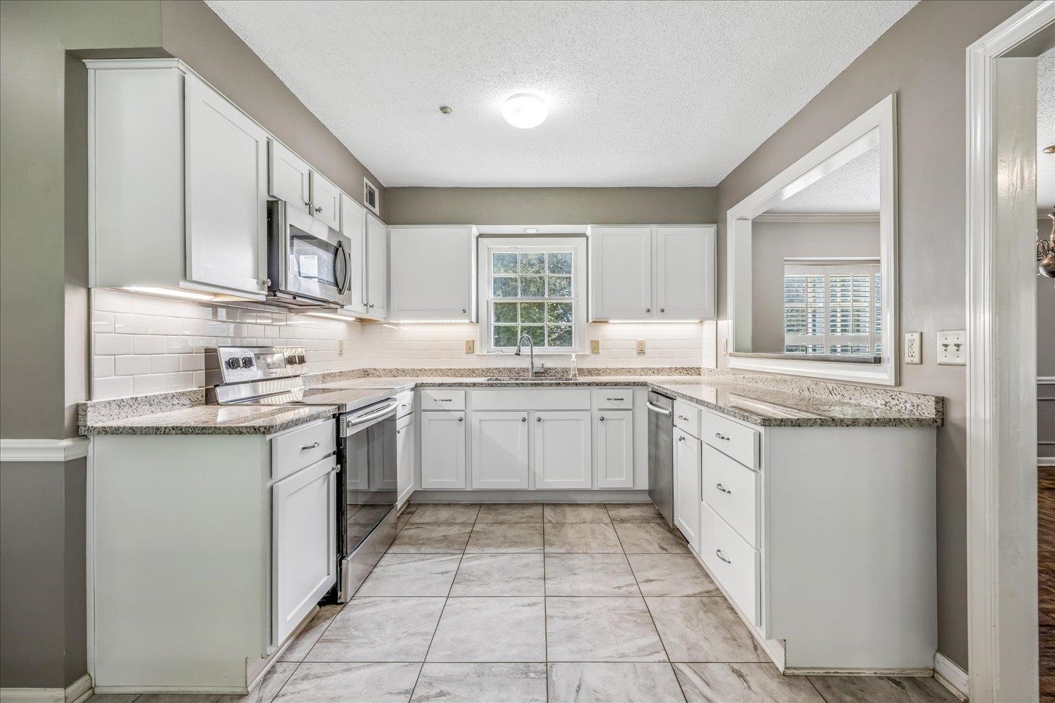 3078 Circle Gate Dr Property Photo 11