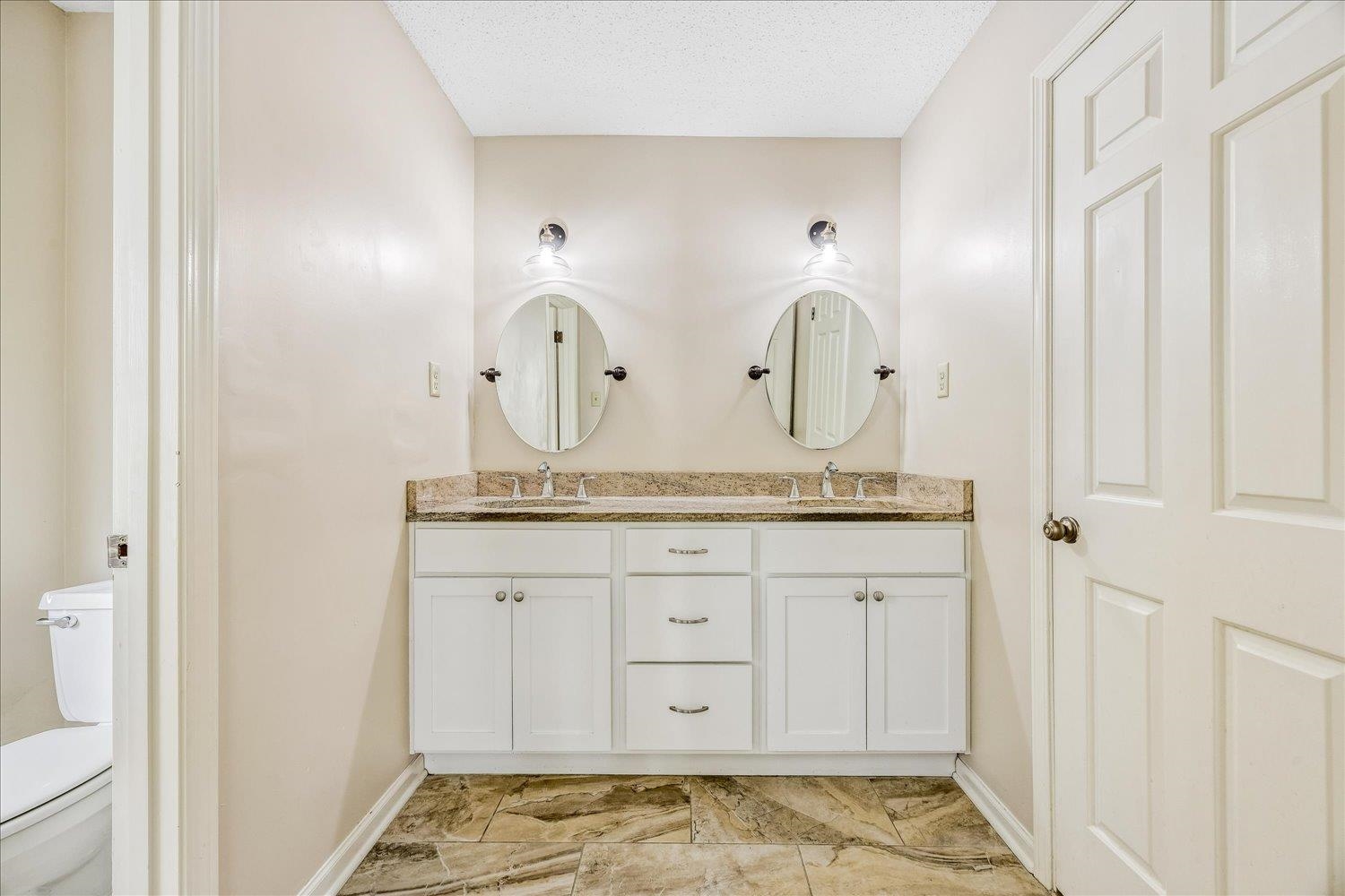 3078 Circle Gate Dr Property Photo 19