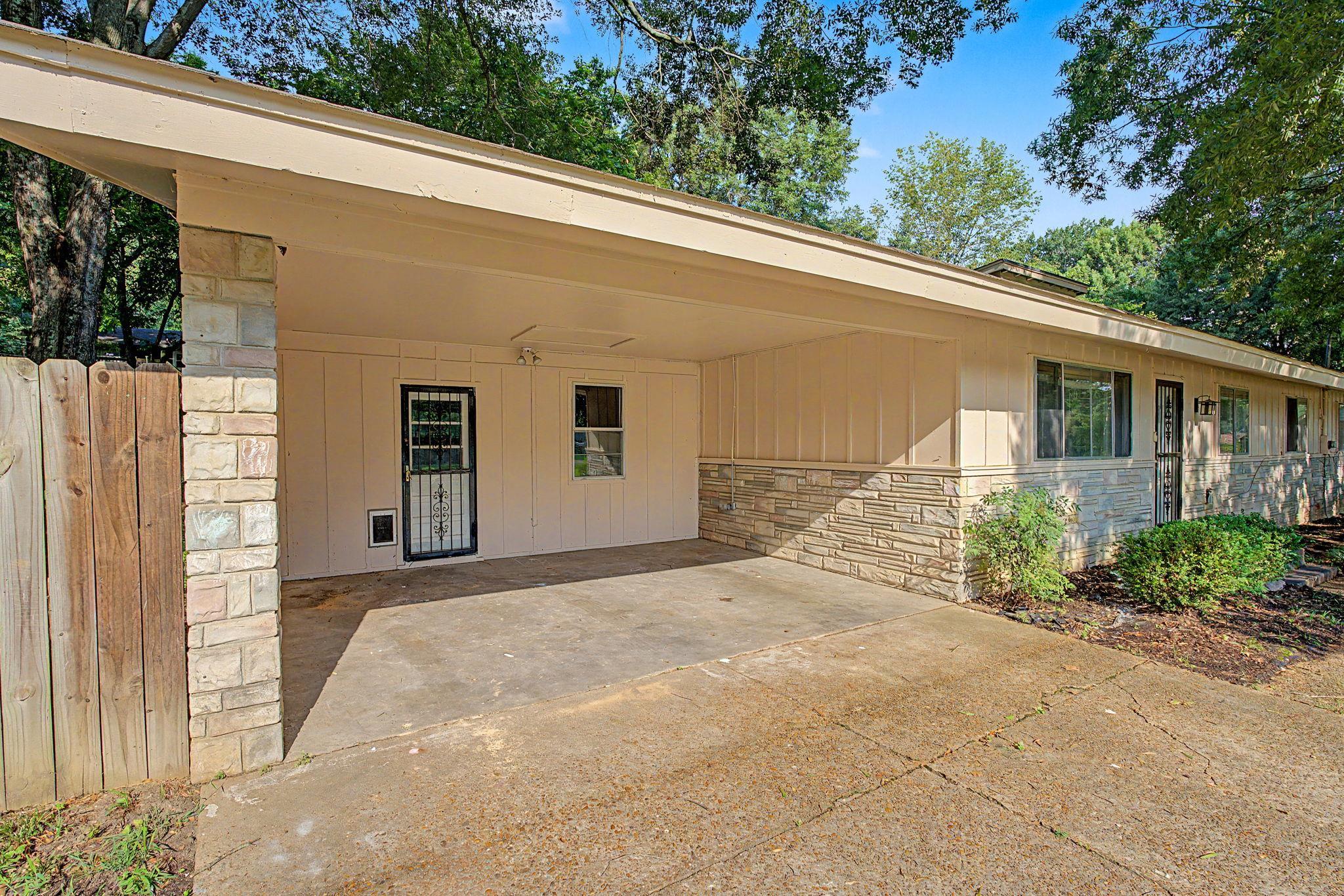 2603 Elmore Park Rd Property Photo 4