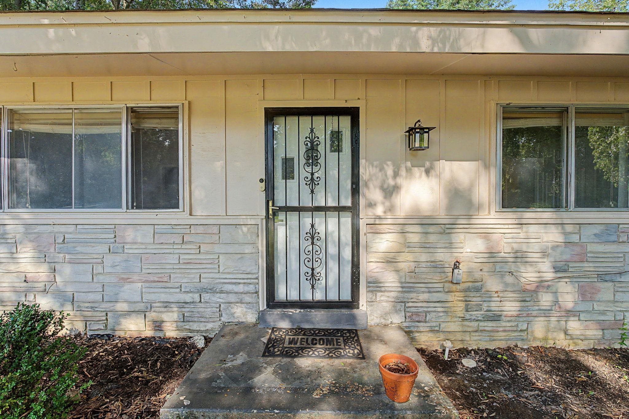 2603 Elmore Park Rd Property Photo 5