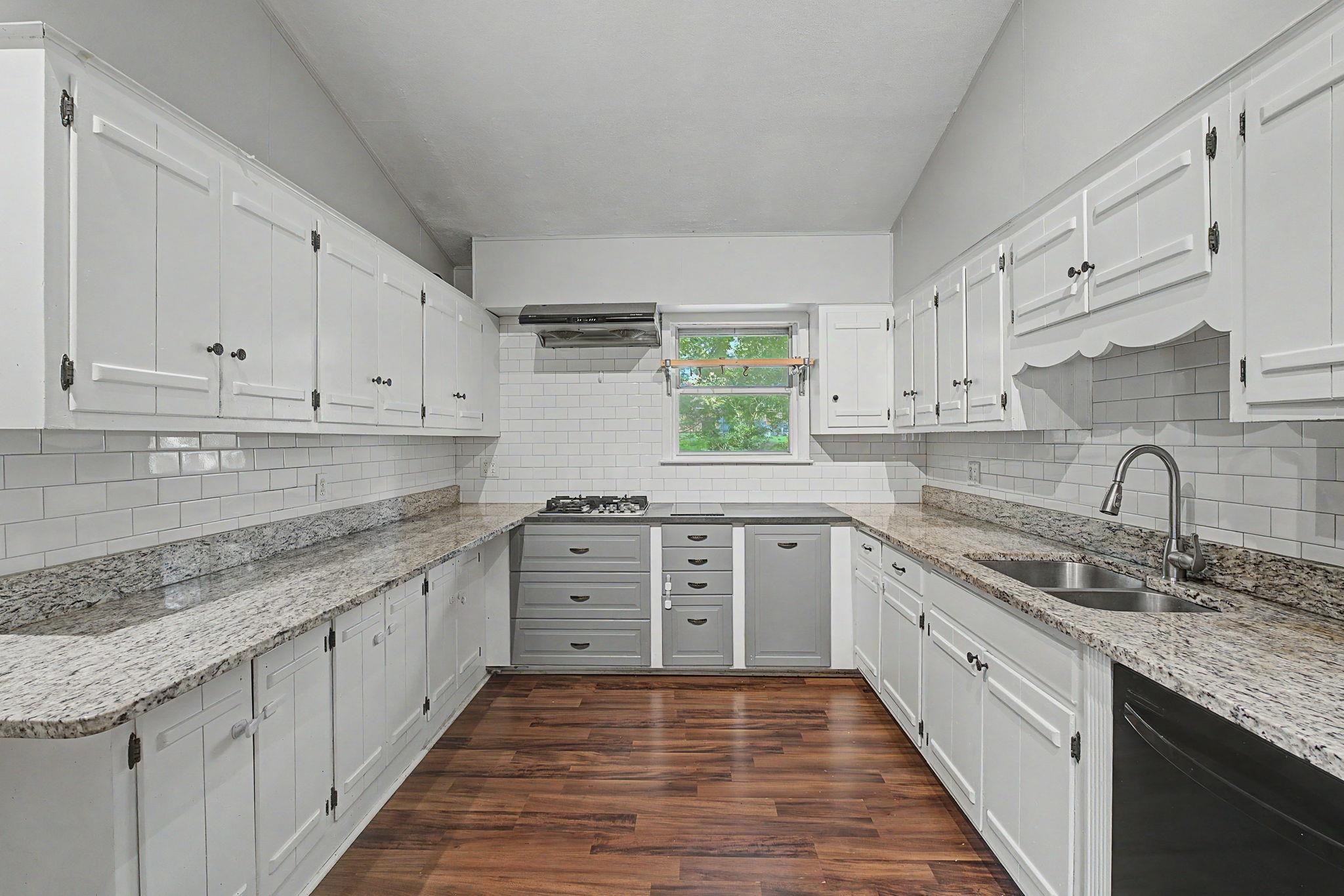 2603 Elmore Park Rd Property Photo 12