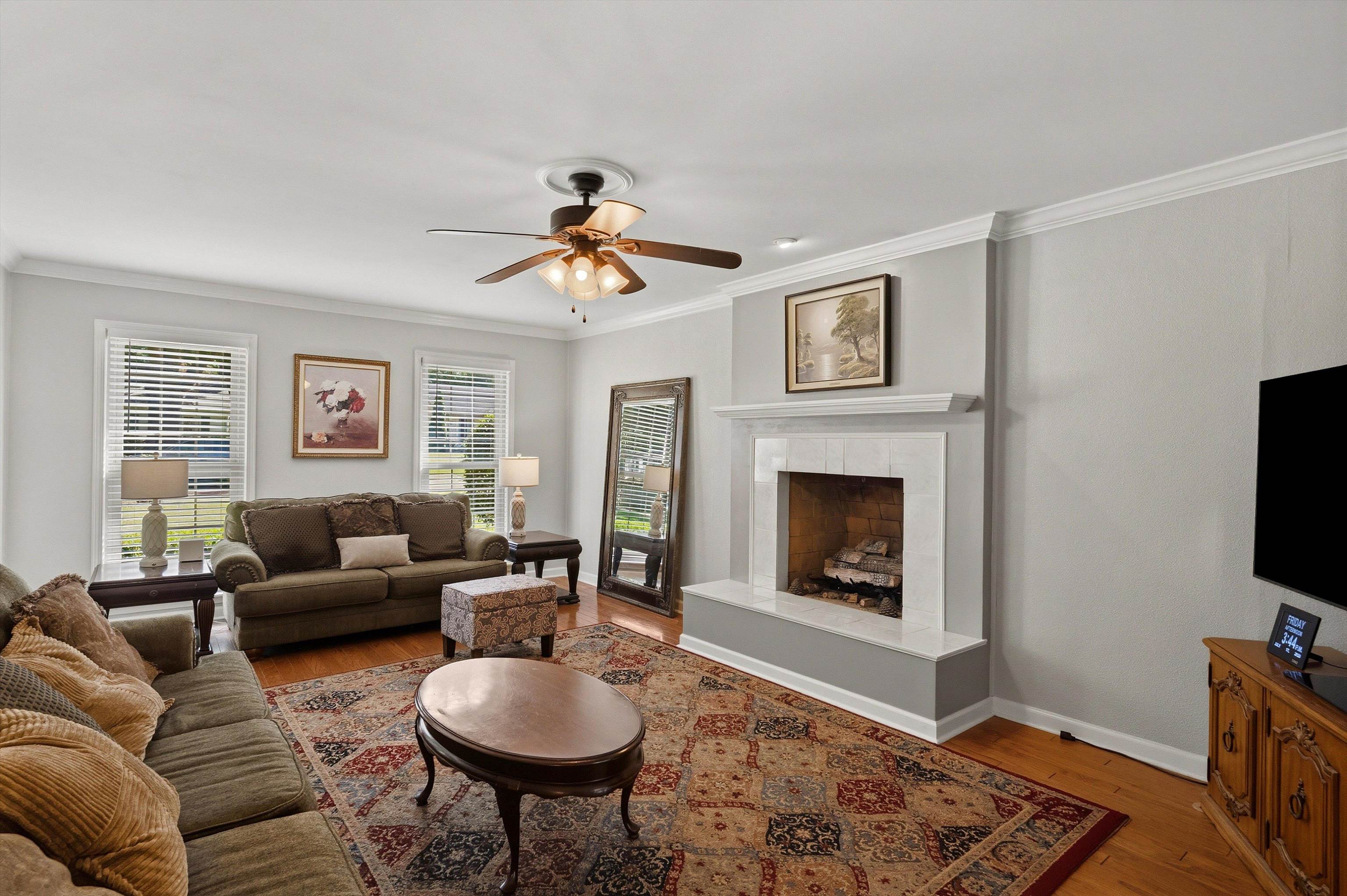 7472 Mill Run Dr Property Photo 6