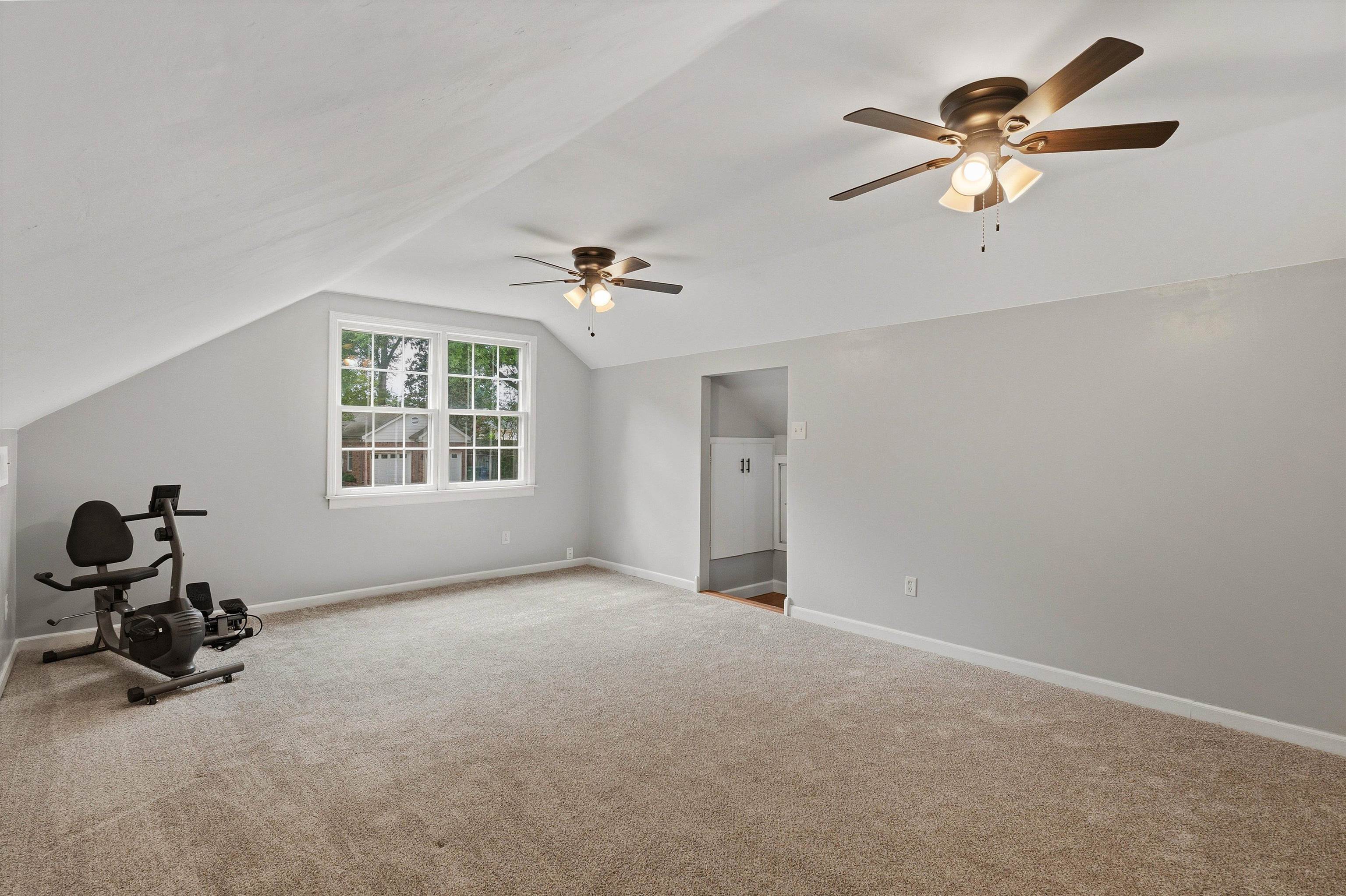 7472 Mill Run Dr Property Photo 24