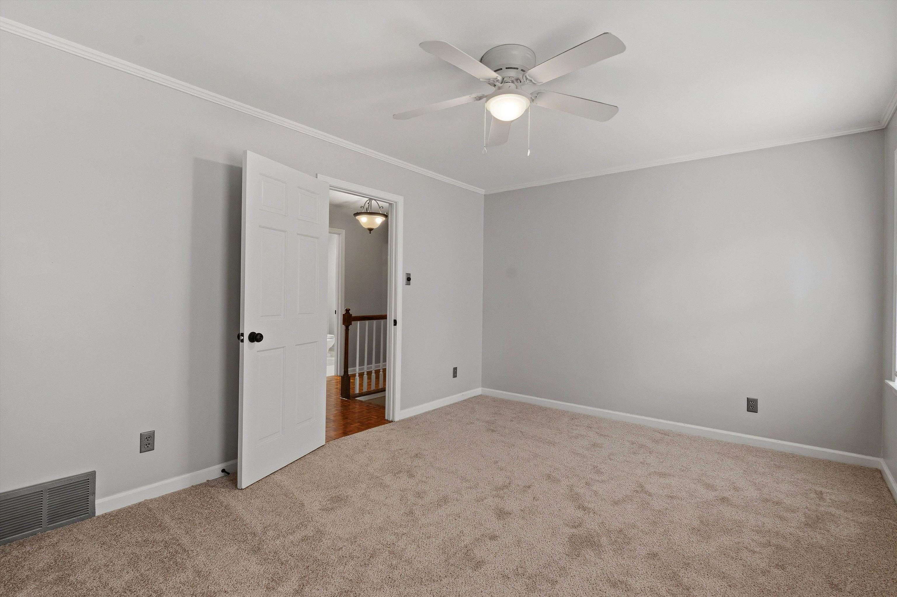 7472 Mill Run Dr Property Photo 29