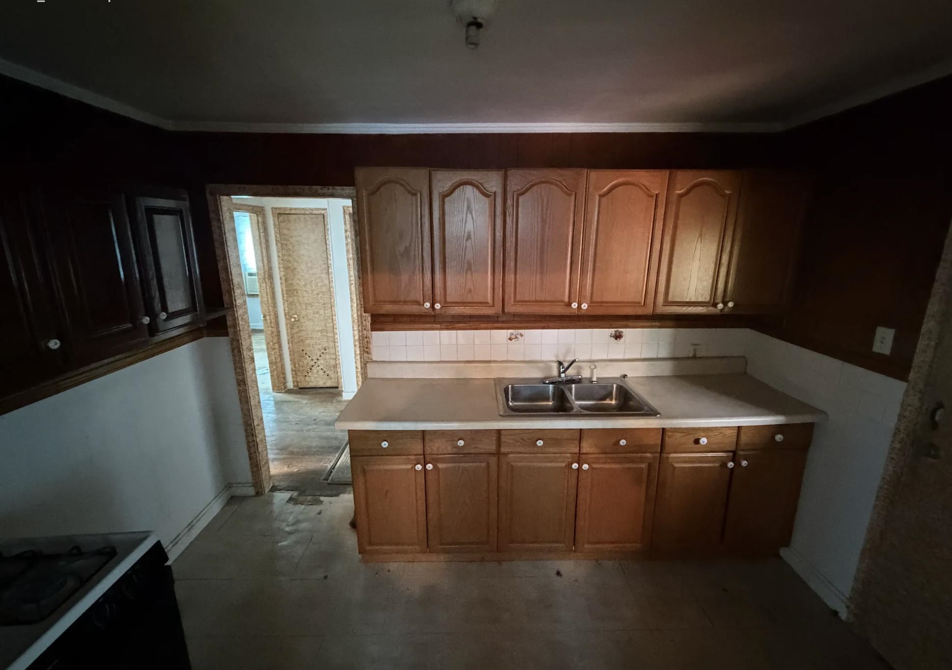 1717 Robin Hood Ln Property Photo 5
