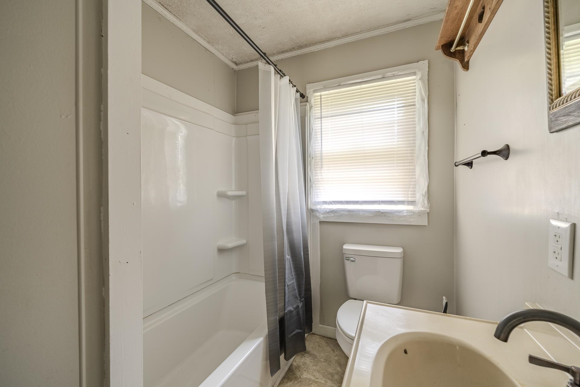 114 S Parkway Ave Property Photo 17