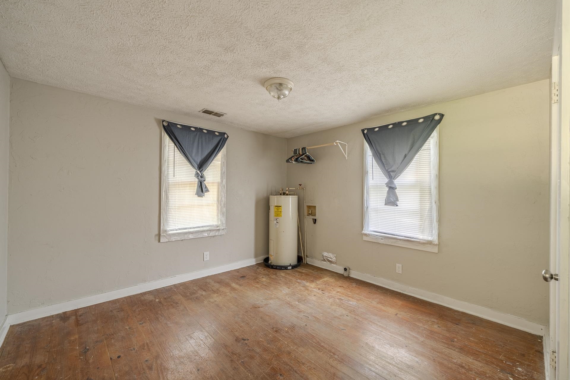 114 S Parkway Ave Property Photo 25