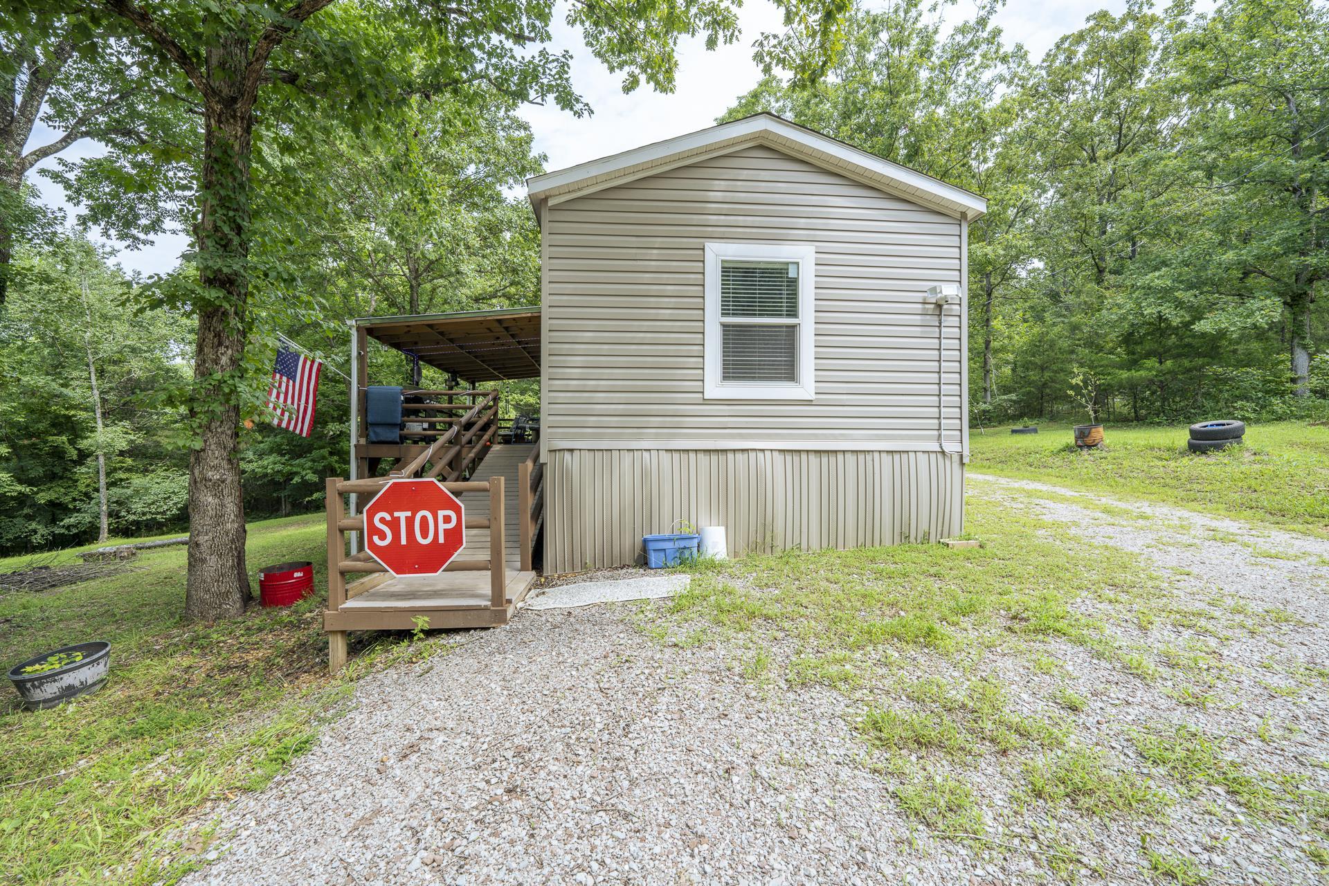 311 Dew Drop Rd Property Photo 4