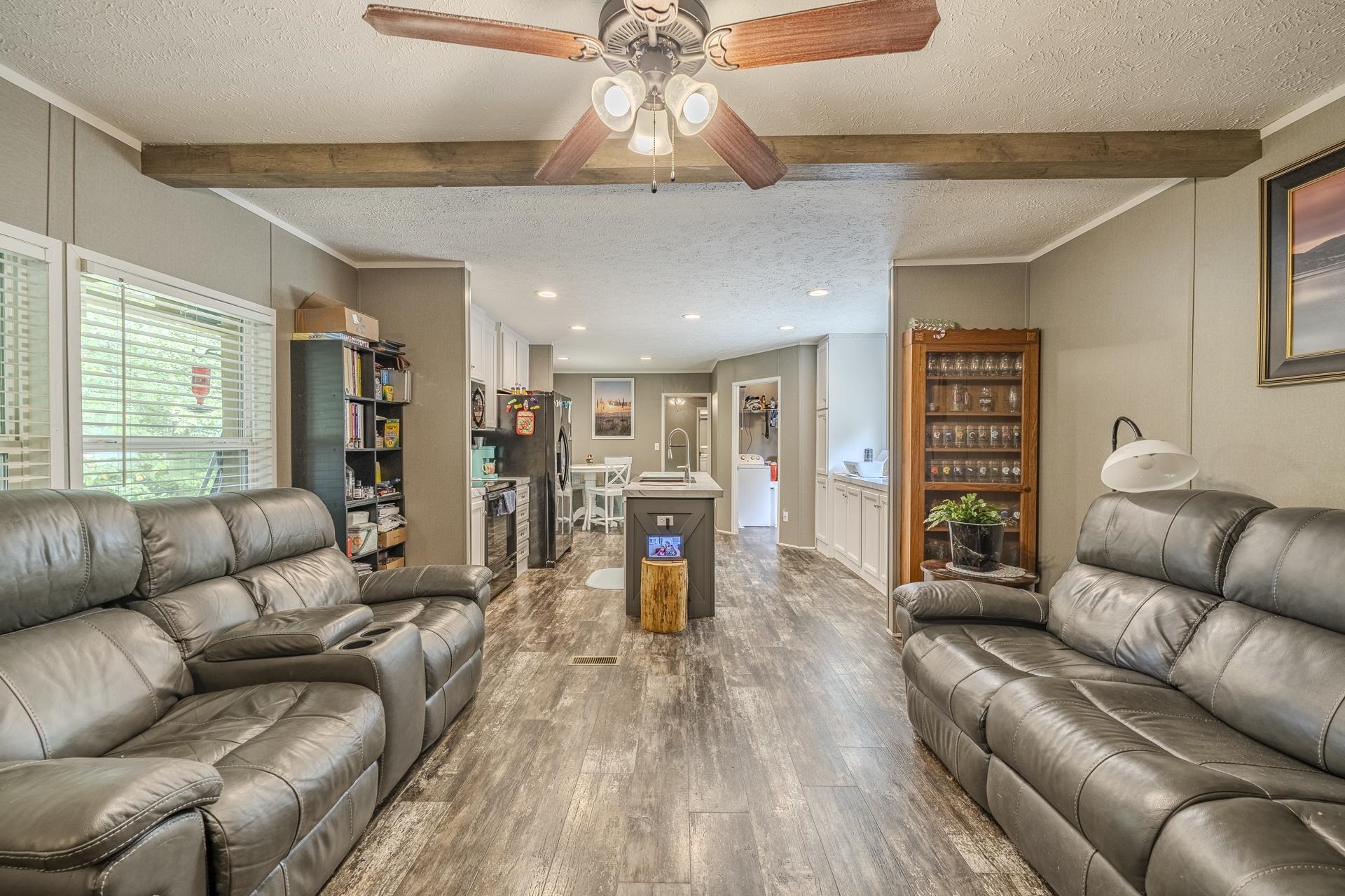 311 Dew Drop Rd Property Photo 8