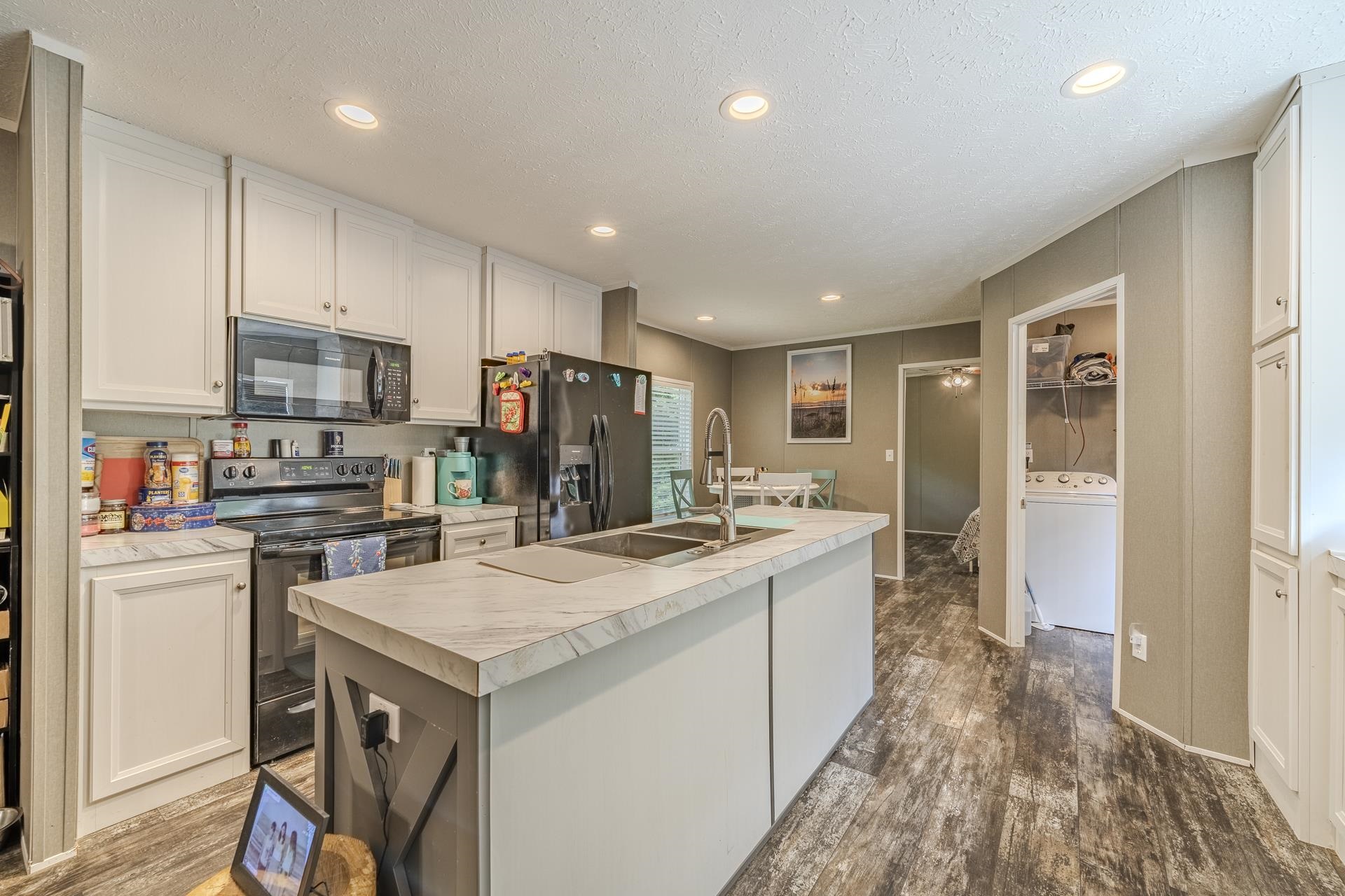 311 Dew Drop Rd Property Photo 11