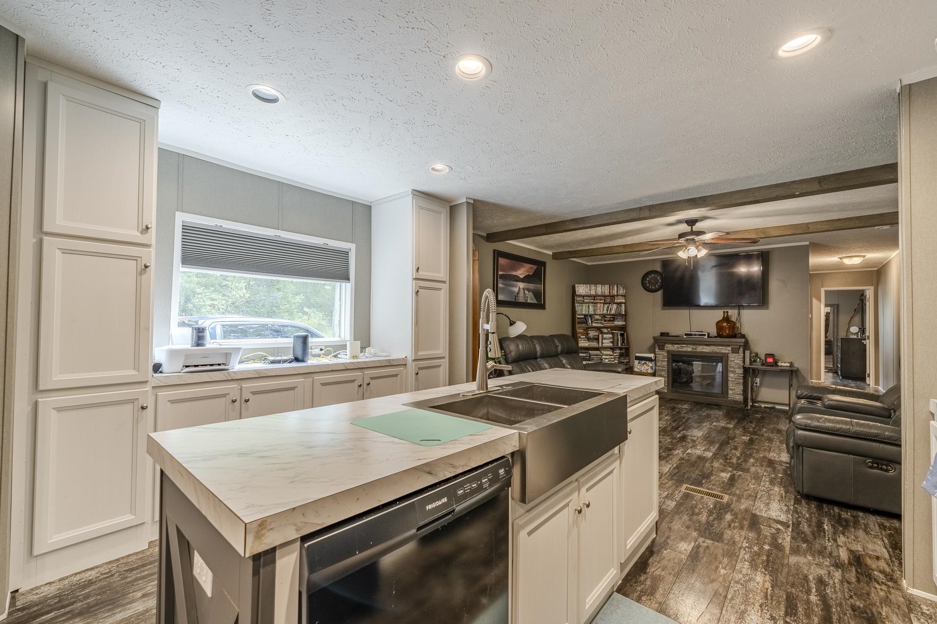 311 Dew Drop Rd Property Photo 13