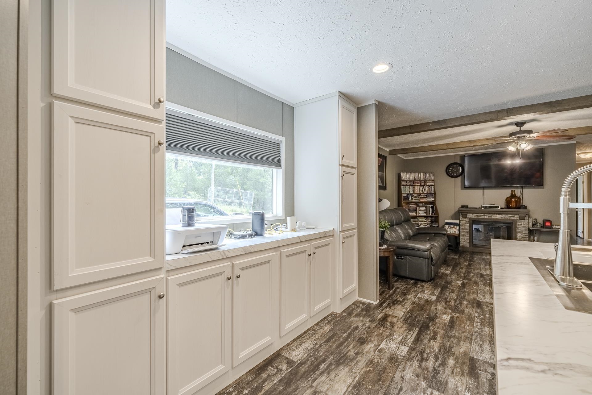 311 Dew Drop Rd Property Photo 14
