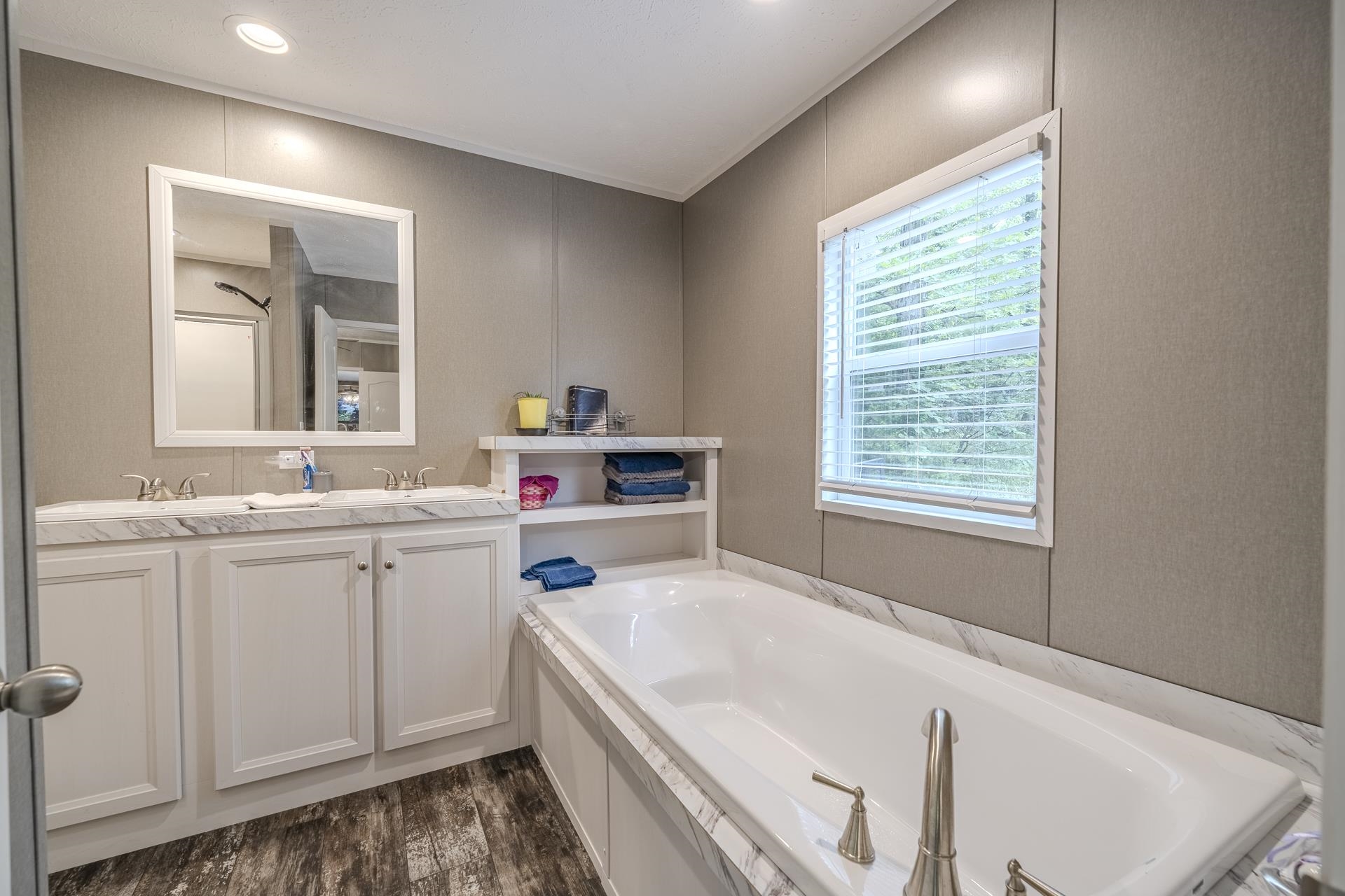 311 Dew Drop Rd Property Photo 18