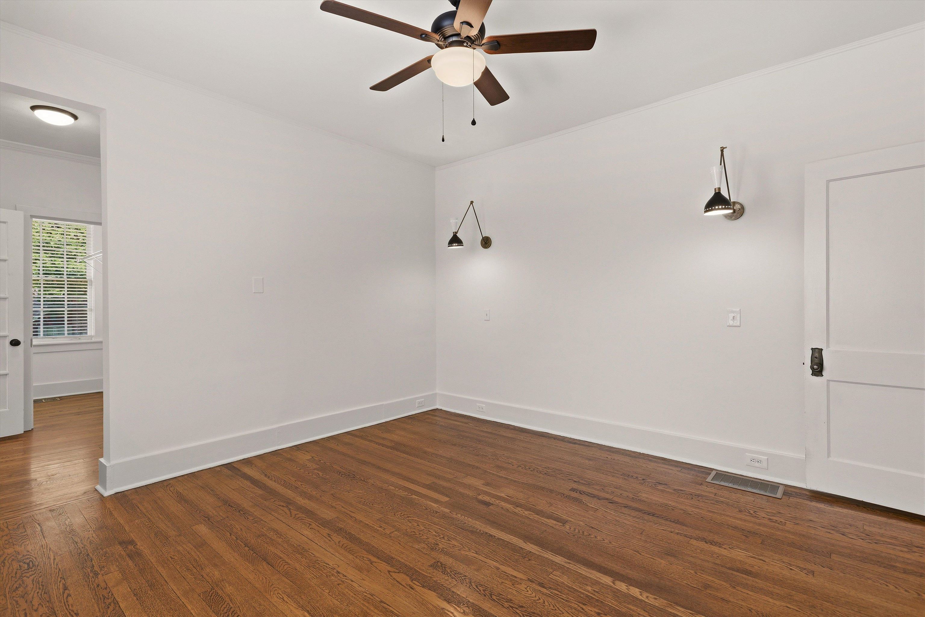 330 Hawthorne St Property Photo 9