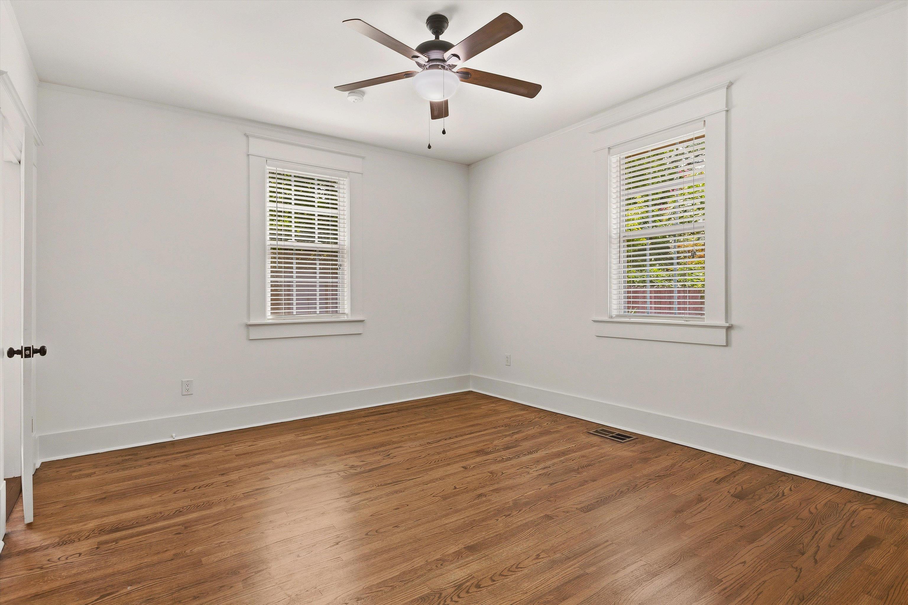 330 Hawthorne St Property Photo 14