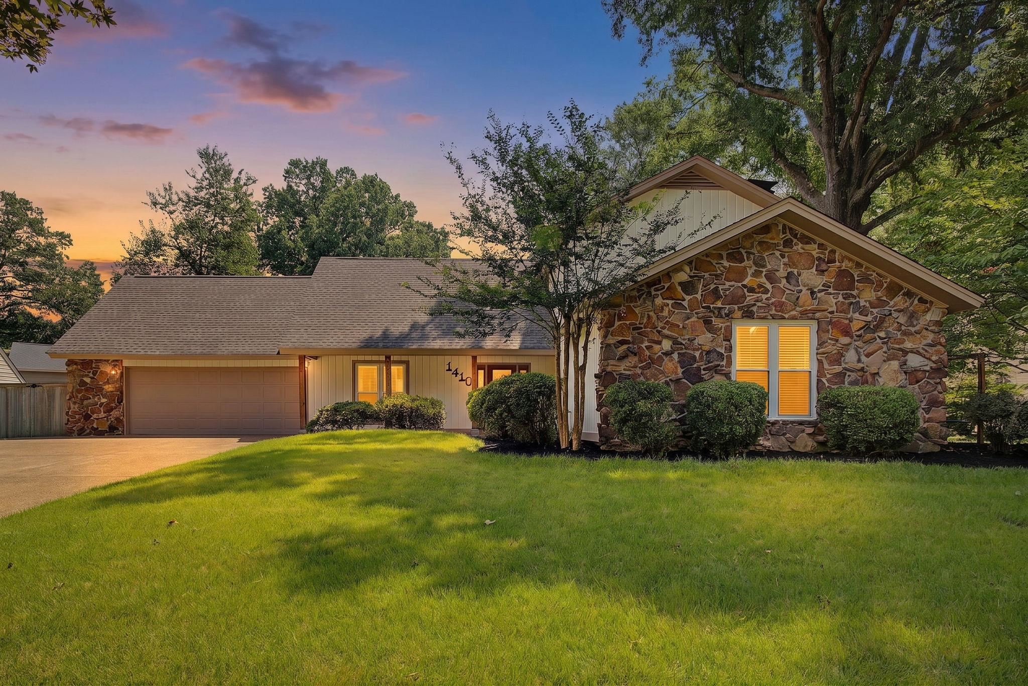 1410 Riverwood Cv Property Photo 2