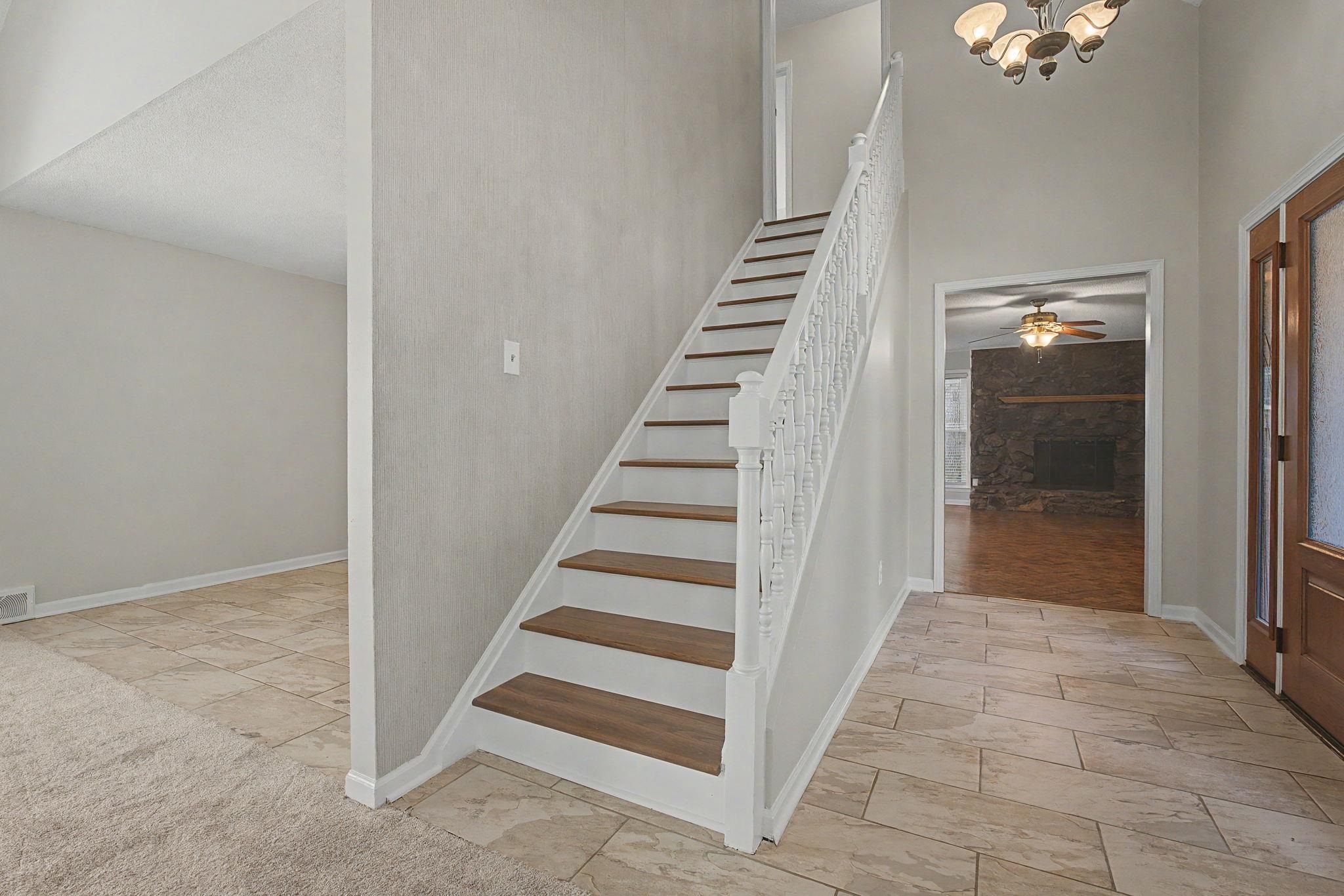1410 Riverwood Cv Property Photo 4