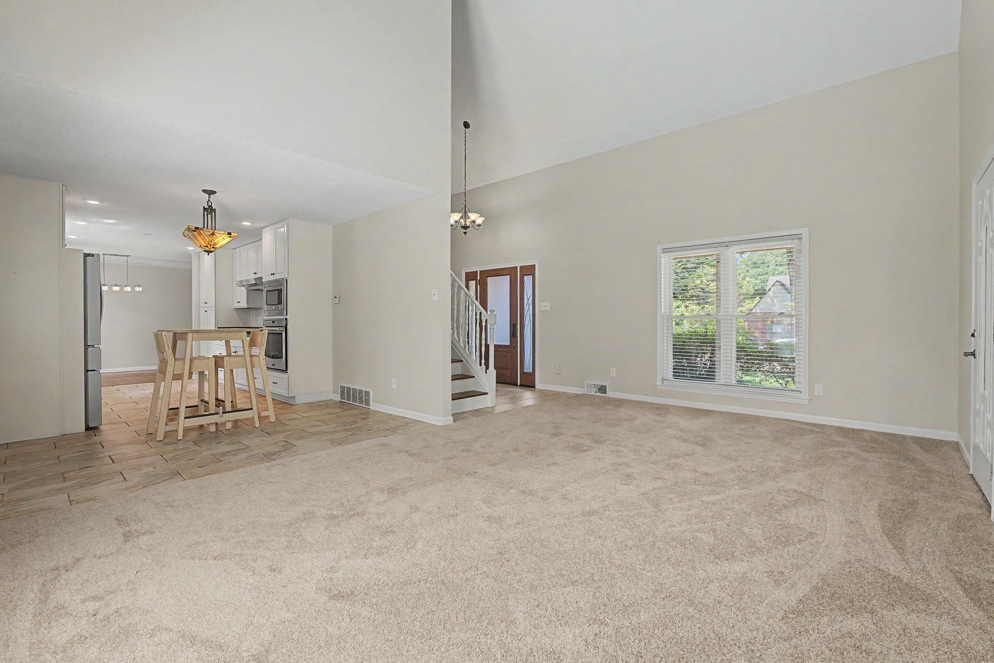 1410 Riverwood Cv Property Photo 6