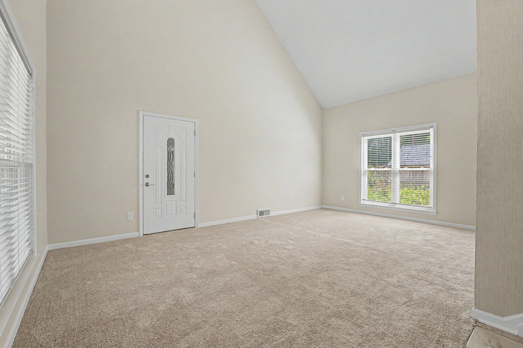 1410 Riverwood Cv Property Photo 7