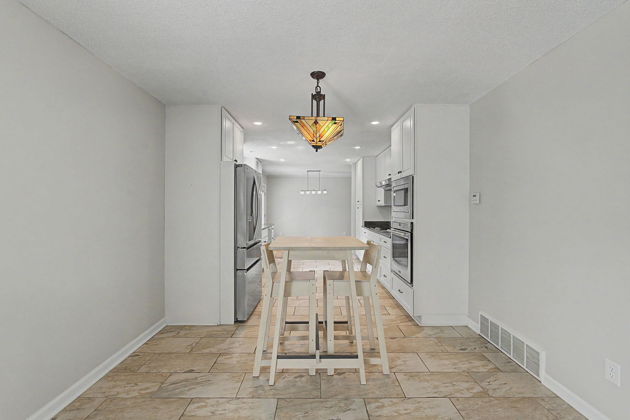 1410 Riverwood Cv Property Photo 8