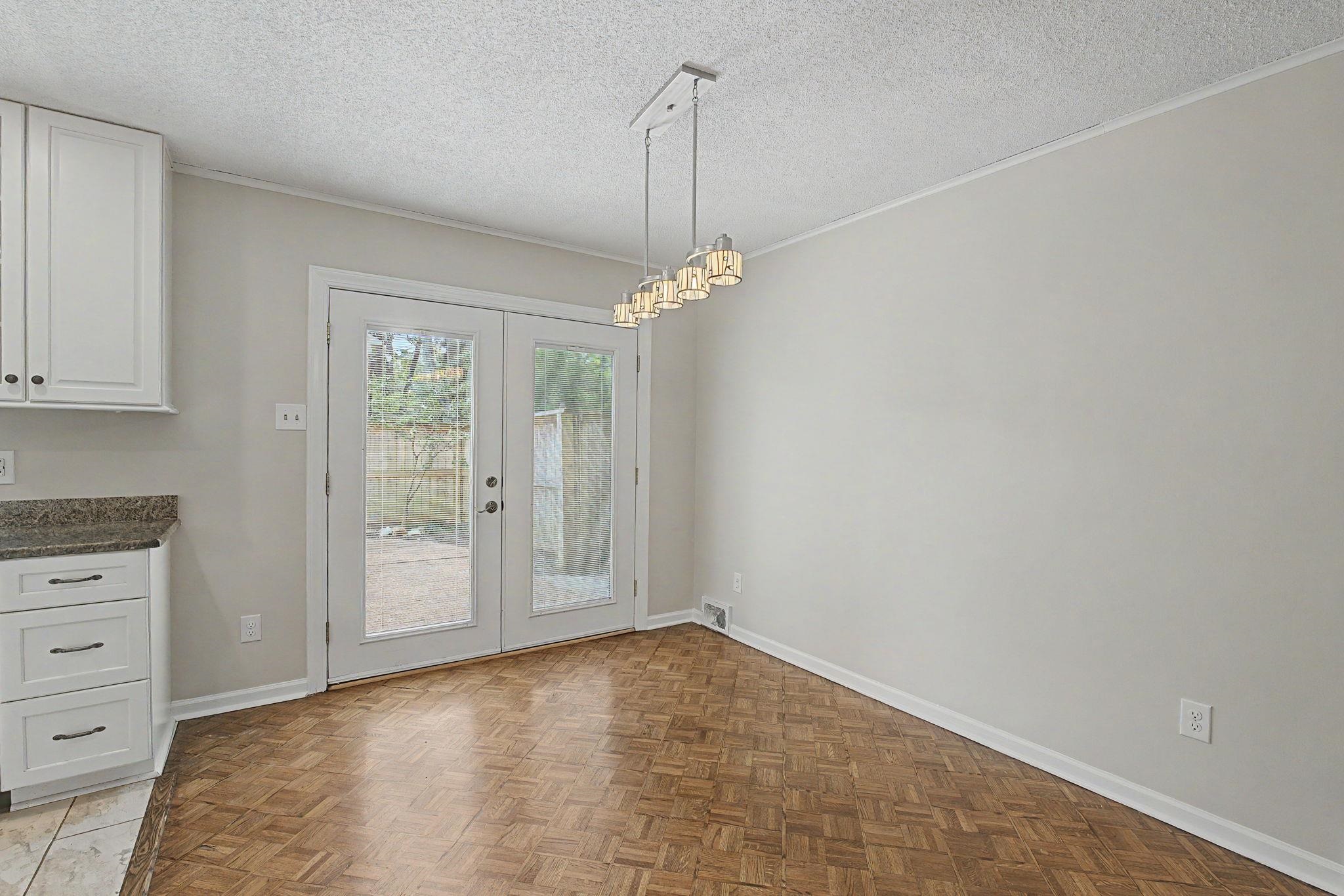 1410 Riverwood Cv Property Photo 12