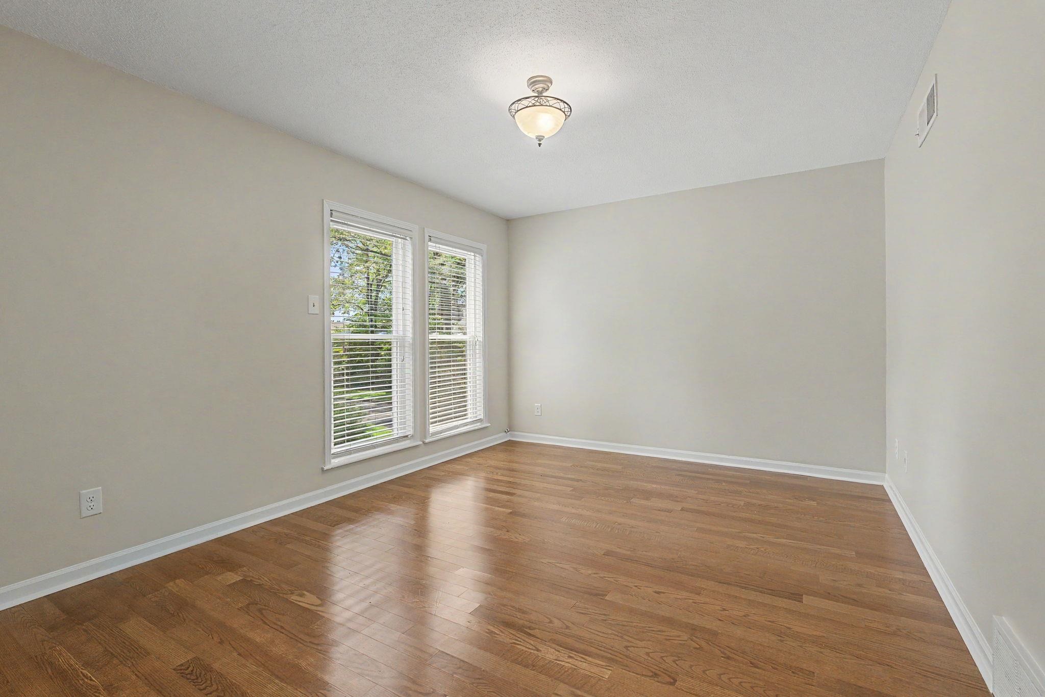 1410 Riverwood Cv Property Photo 24