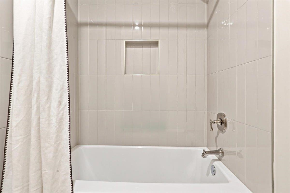 8684 Maple Creek Cv Property Photo 13