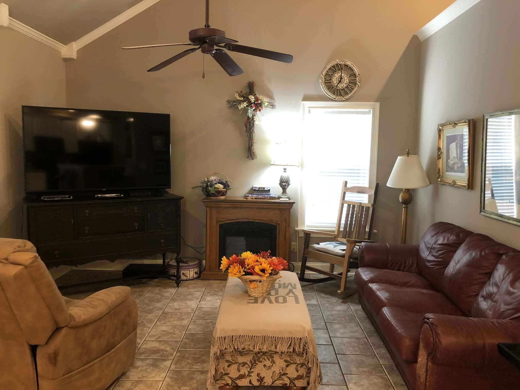 17 Connie Ct Property Photo 2