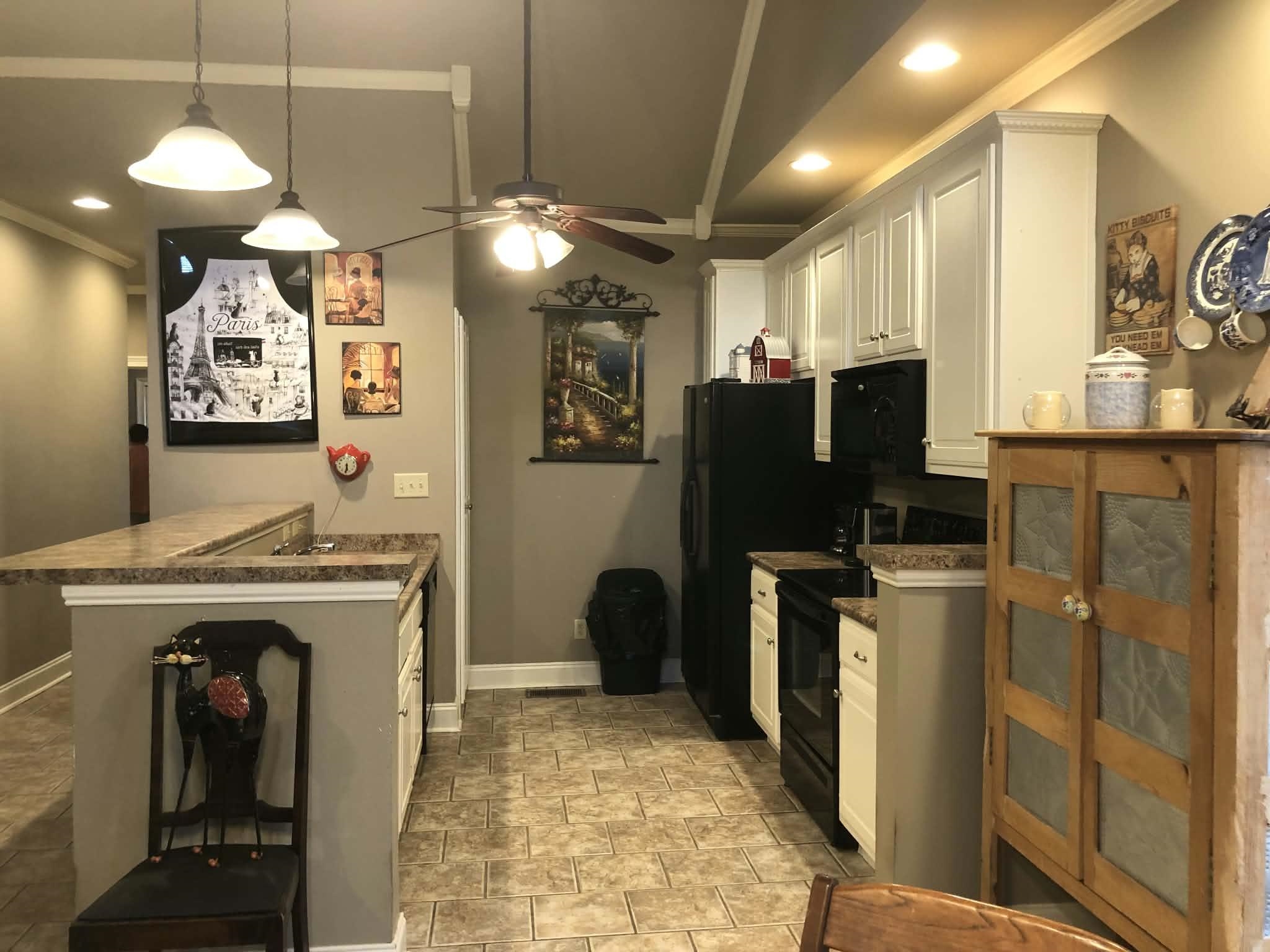 17 Connie Ct Property Photo 8