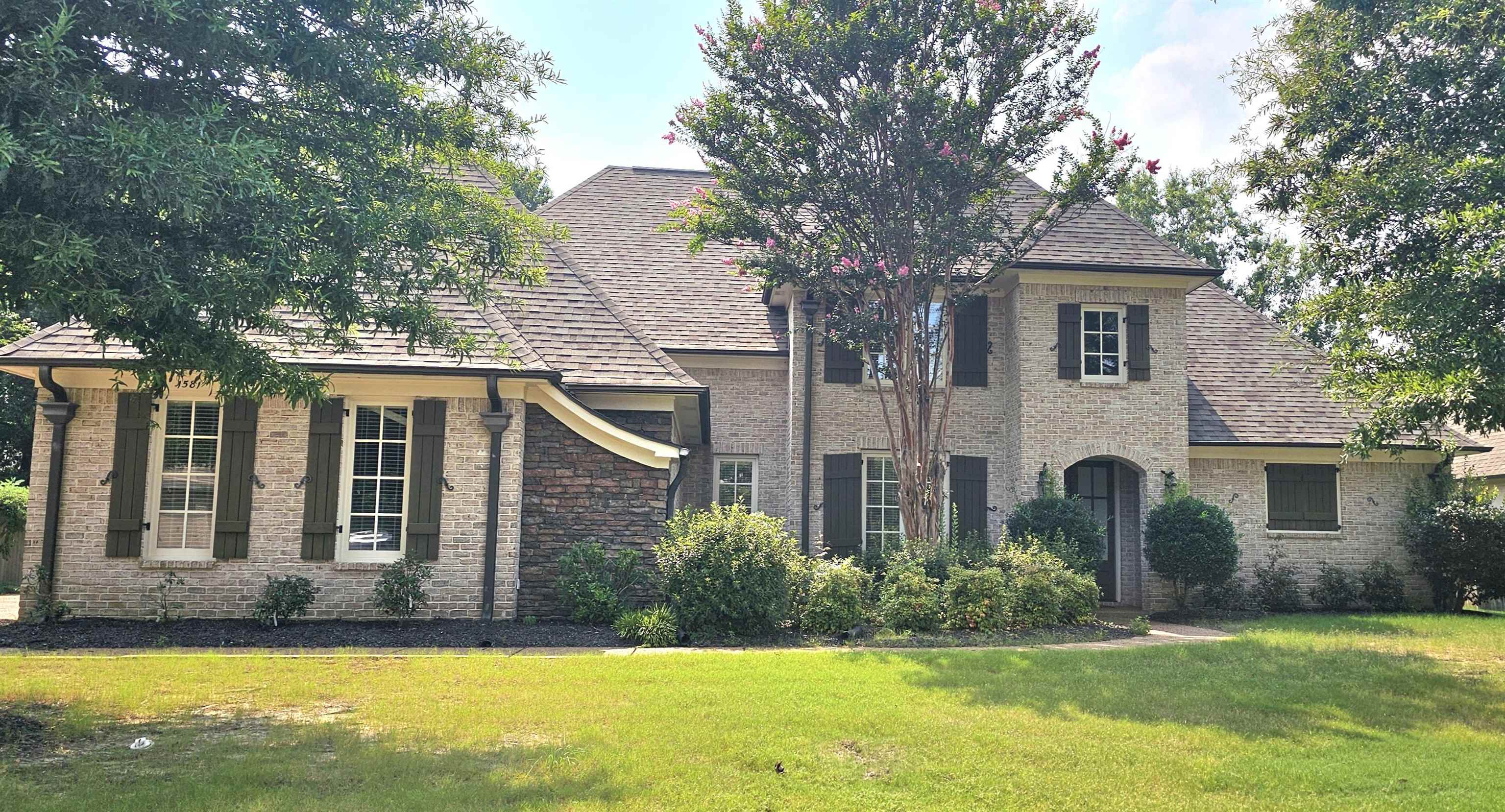 1581 BRACKENSHIRE LN Property Photo 1