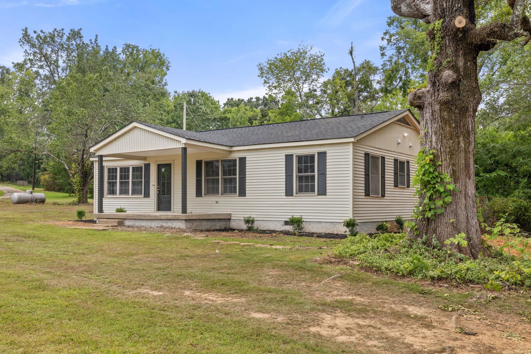 1929 County Road 700 Rd Property Photo 3
