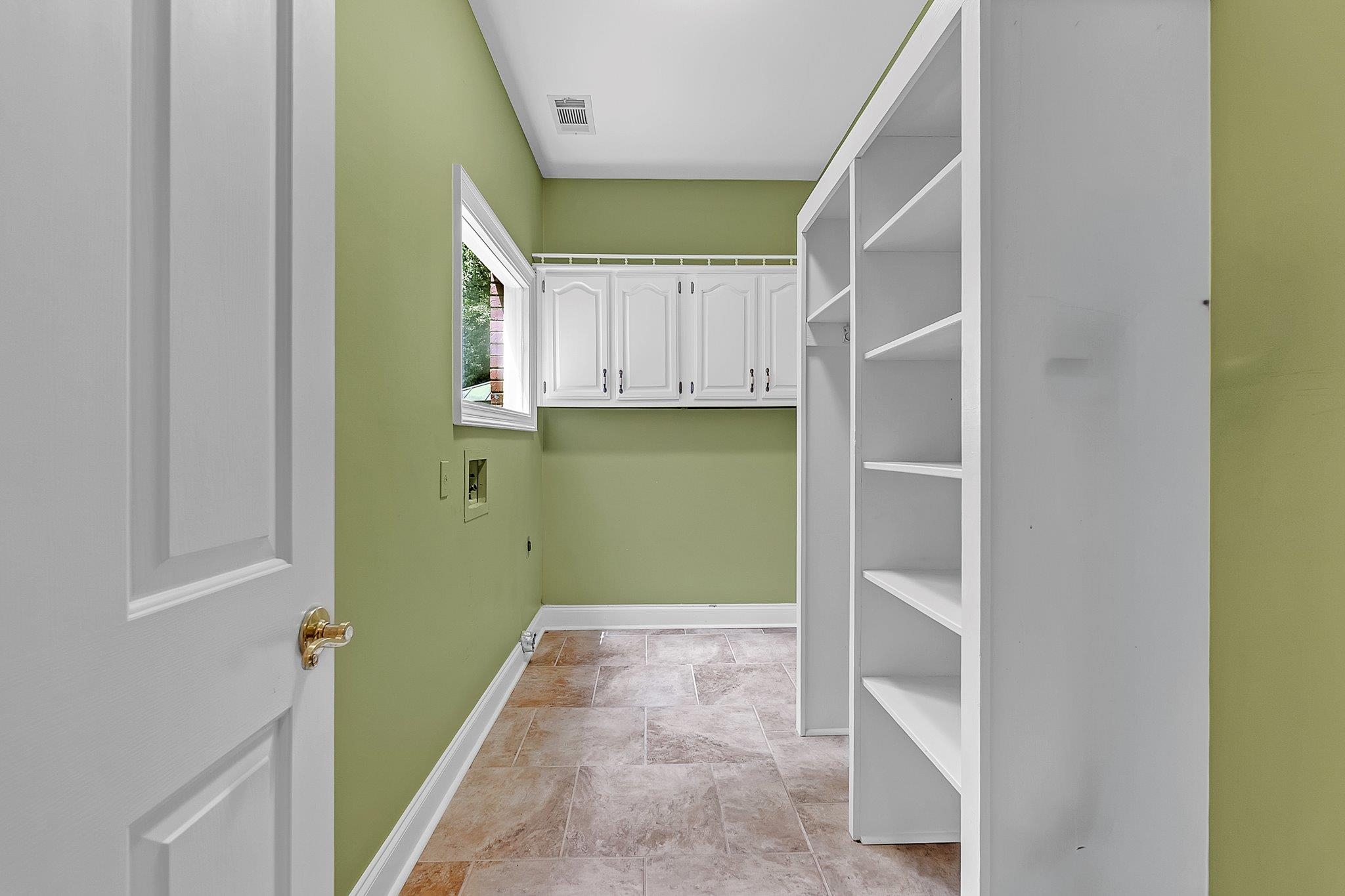 8953 Planters Woods Cv Property Photo 24