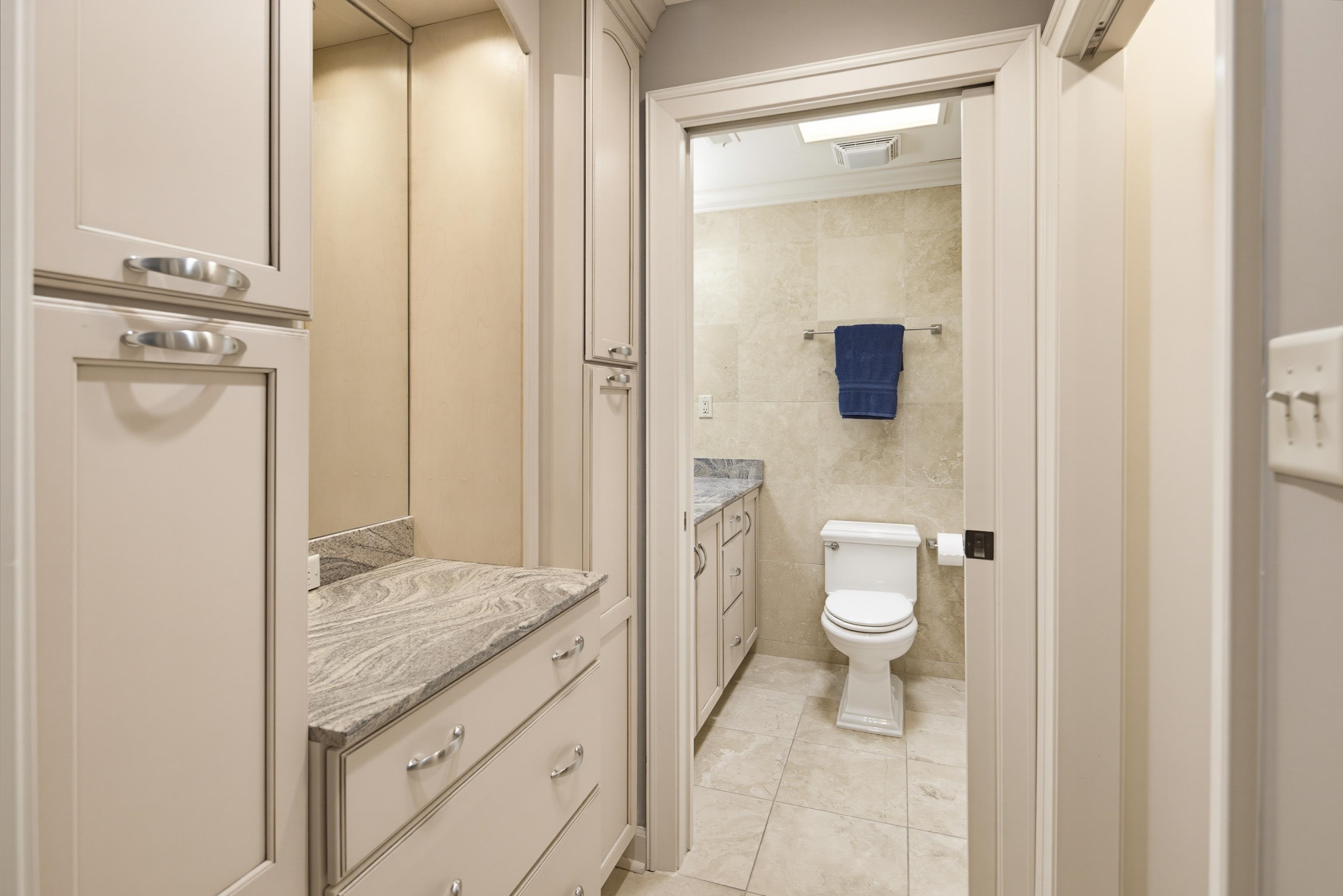369 Riverbluff Pl 3 Property Photo 21