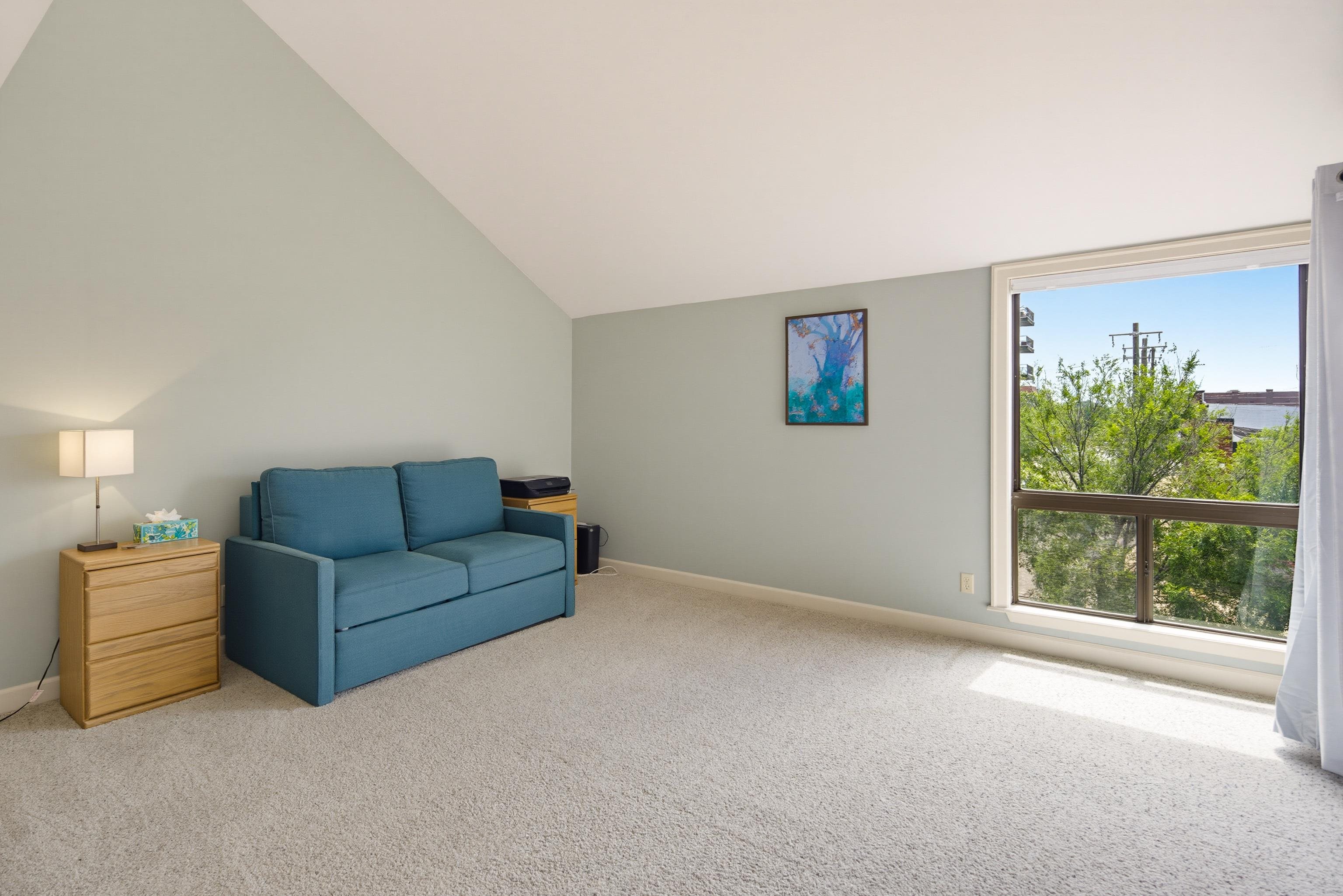369 Riverbluff Pl 3 Property Photo 25