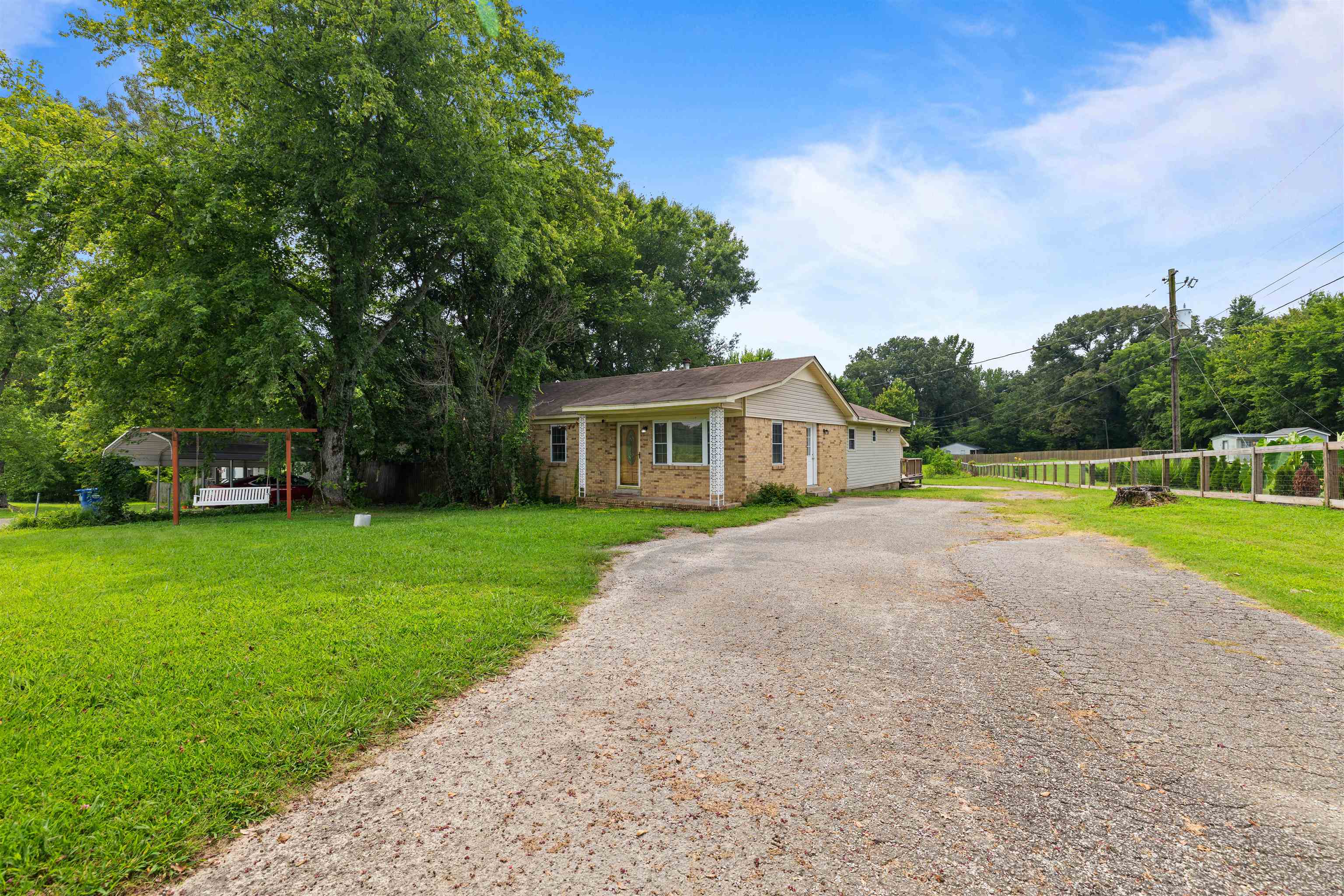 1115 Feathers Chapel Rd Property Photo 3