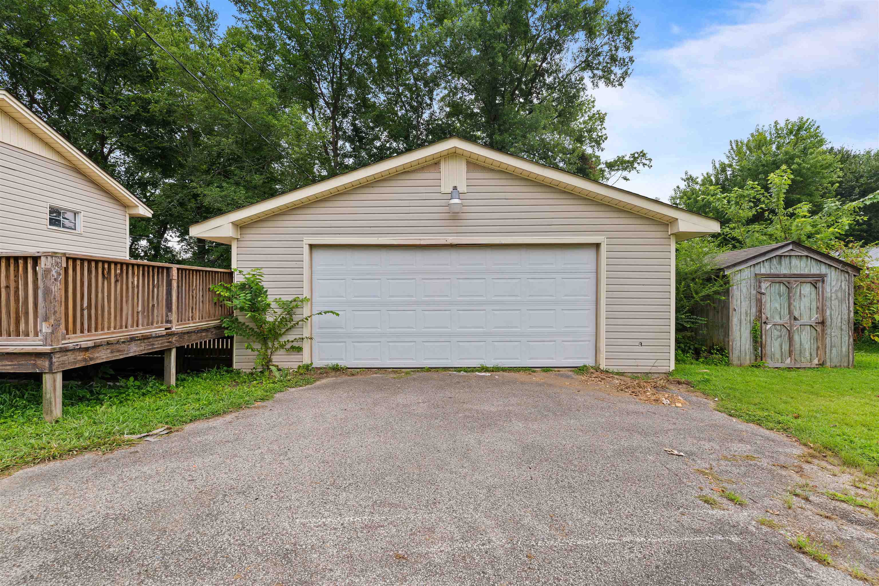 1115 Feathers Chapel Rd Property Photo 27