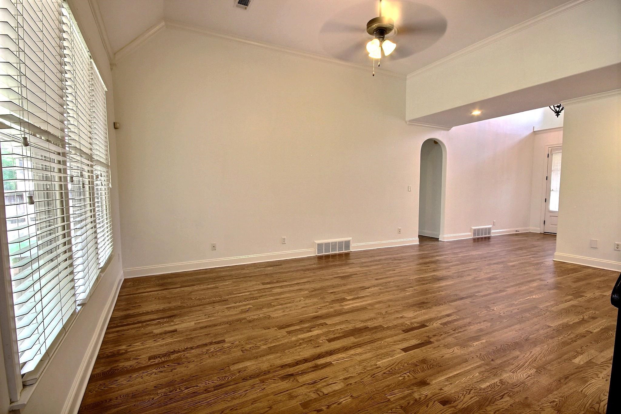 1581 Brackenshire Ln Property Photo 6