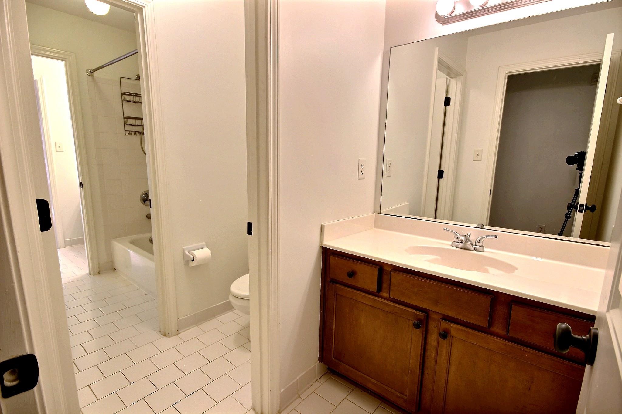 1581 Brackenshire Ln Property Photo 25