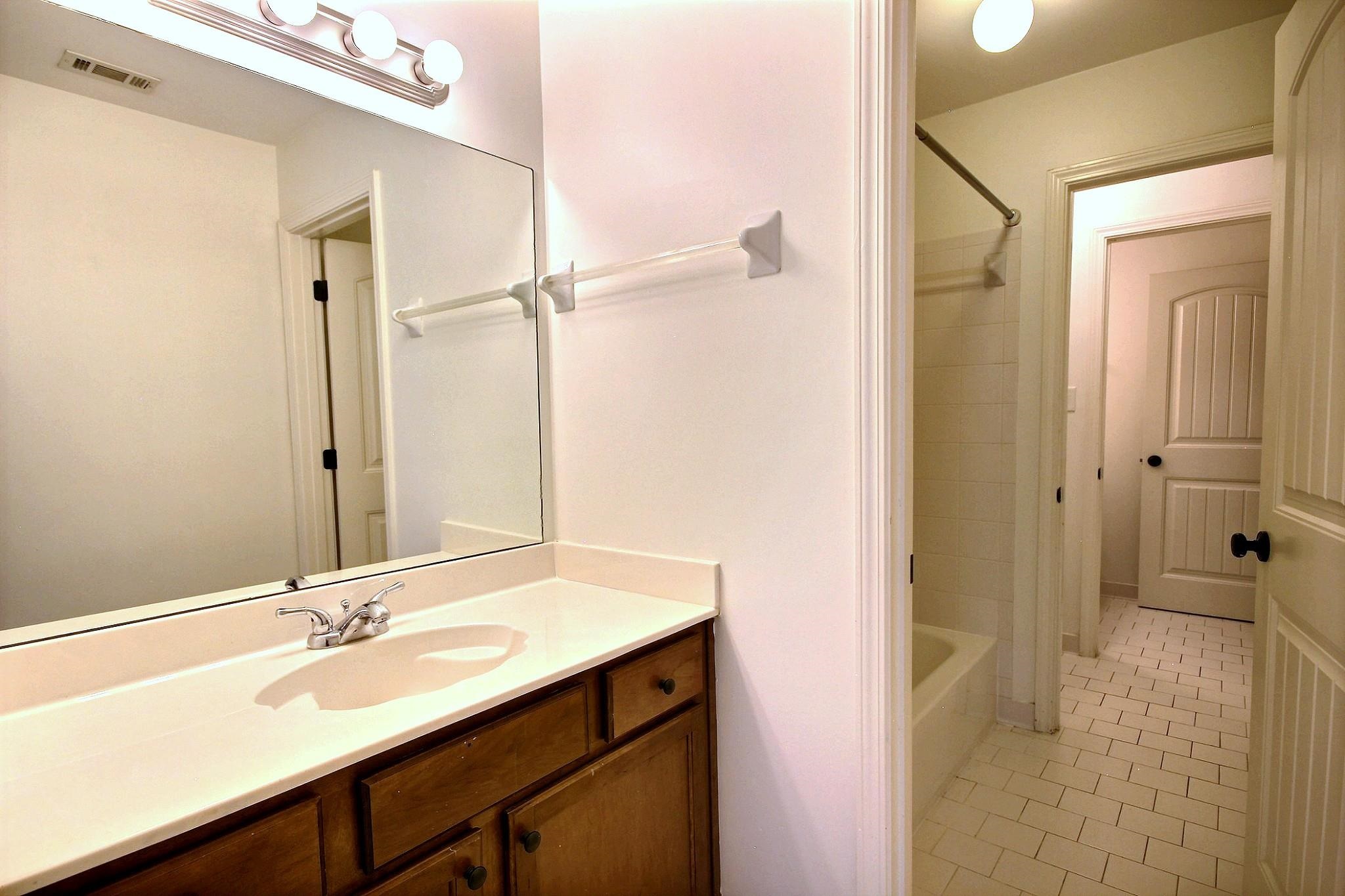 1581 Brackenshire Ln Property Photo 26
