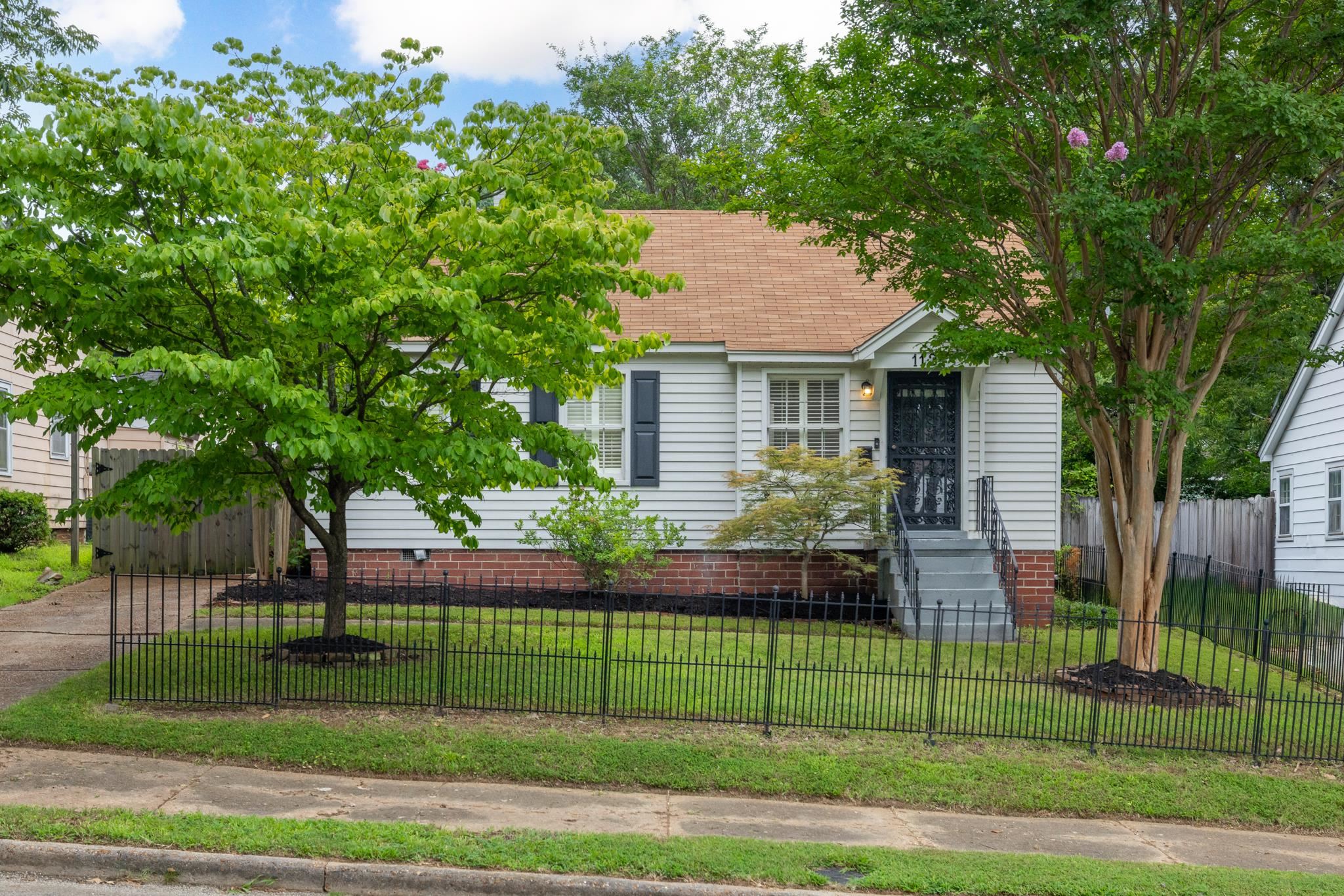 1121 Will Scarlet Rd Property Photo 3