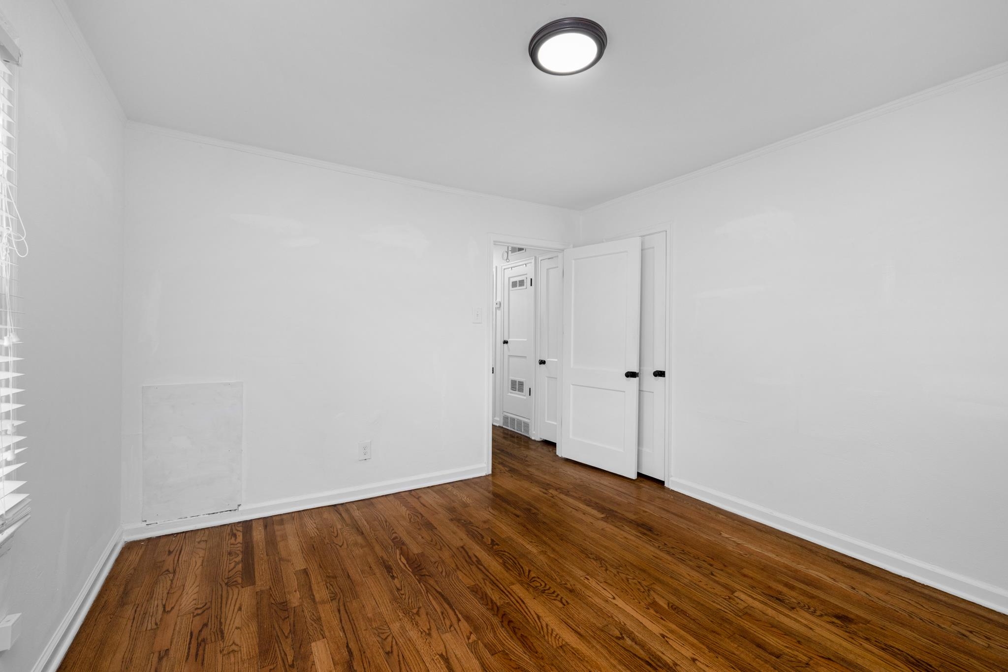 1121 Will Scarlet Rd Property Photo 11